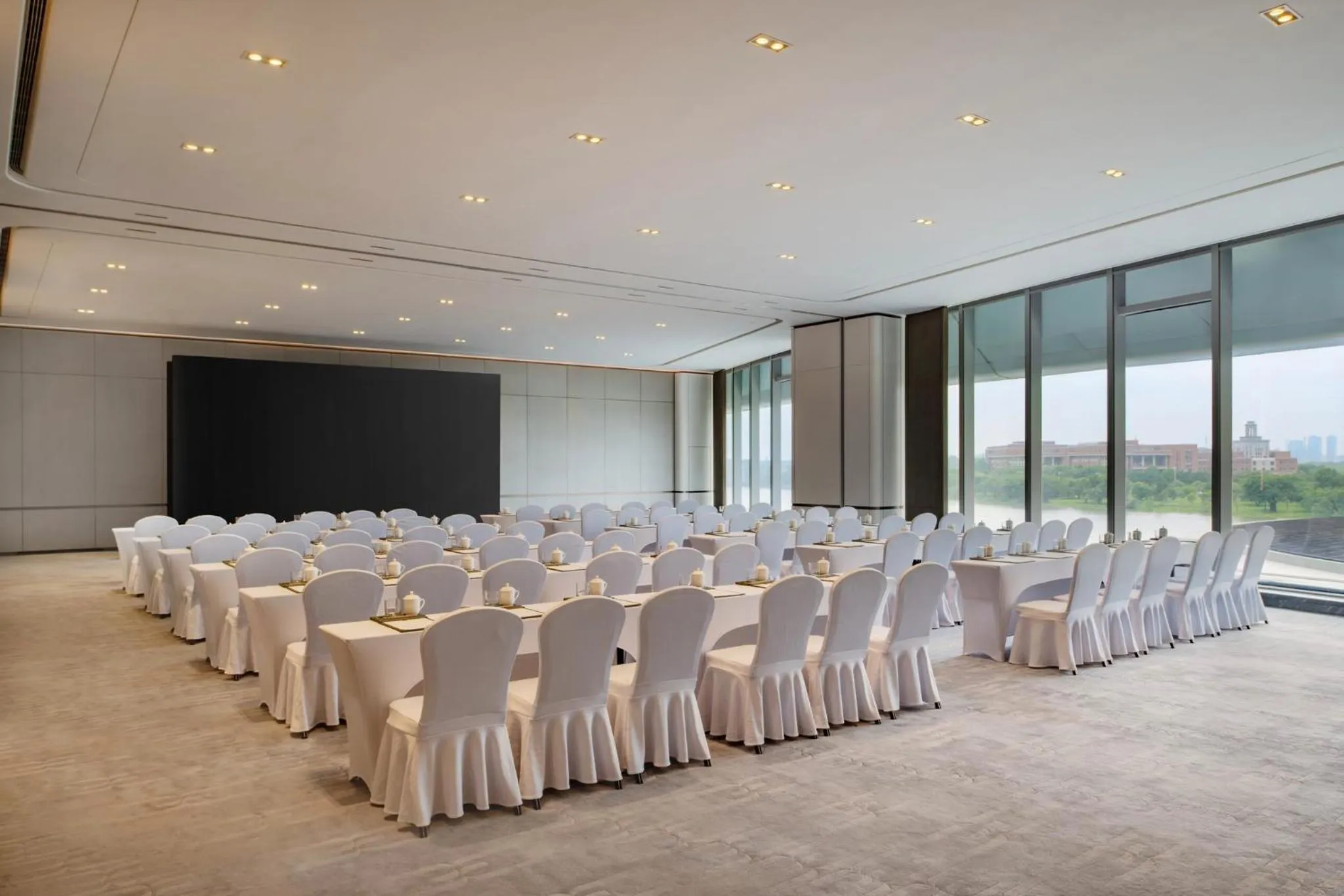 Meeting/conference room in Vignette Collection The Xanadu Guangzhou, an IHG Hotel