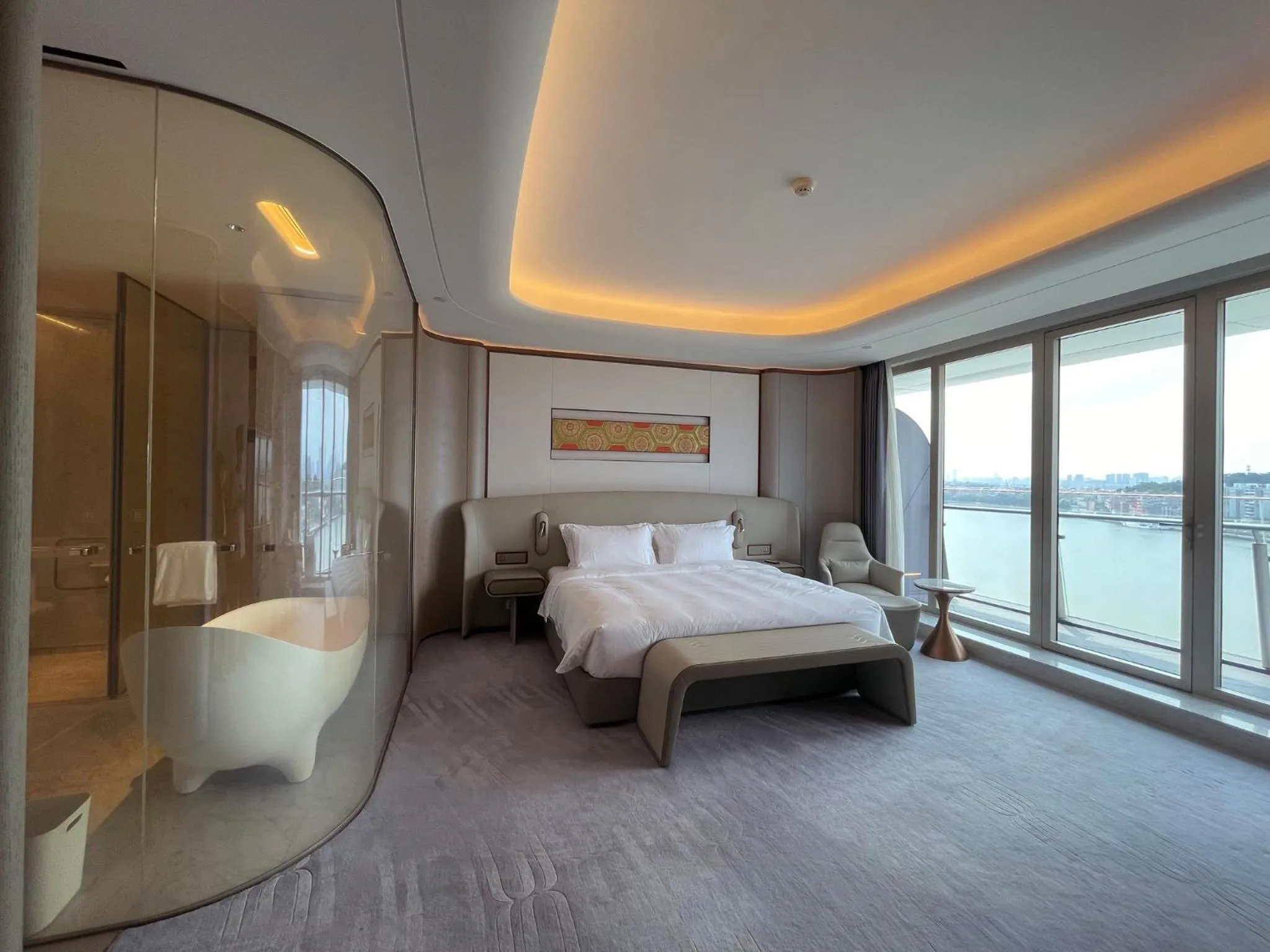 Photo of the whole room, Bed in Vignette Collection The Xanadu Guangzhou, an IHG Hotel