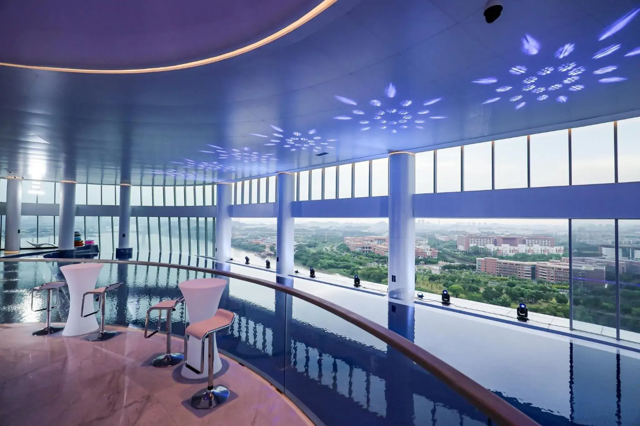 Swimming pool in Vignette Collection The Xanadu Guangzhou, an IHG Hotel Swimming pool in Vignette Collection The Xanadu Guangzhou, an IHG Hotel