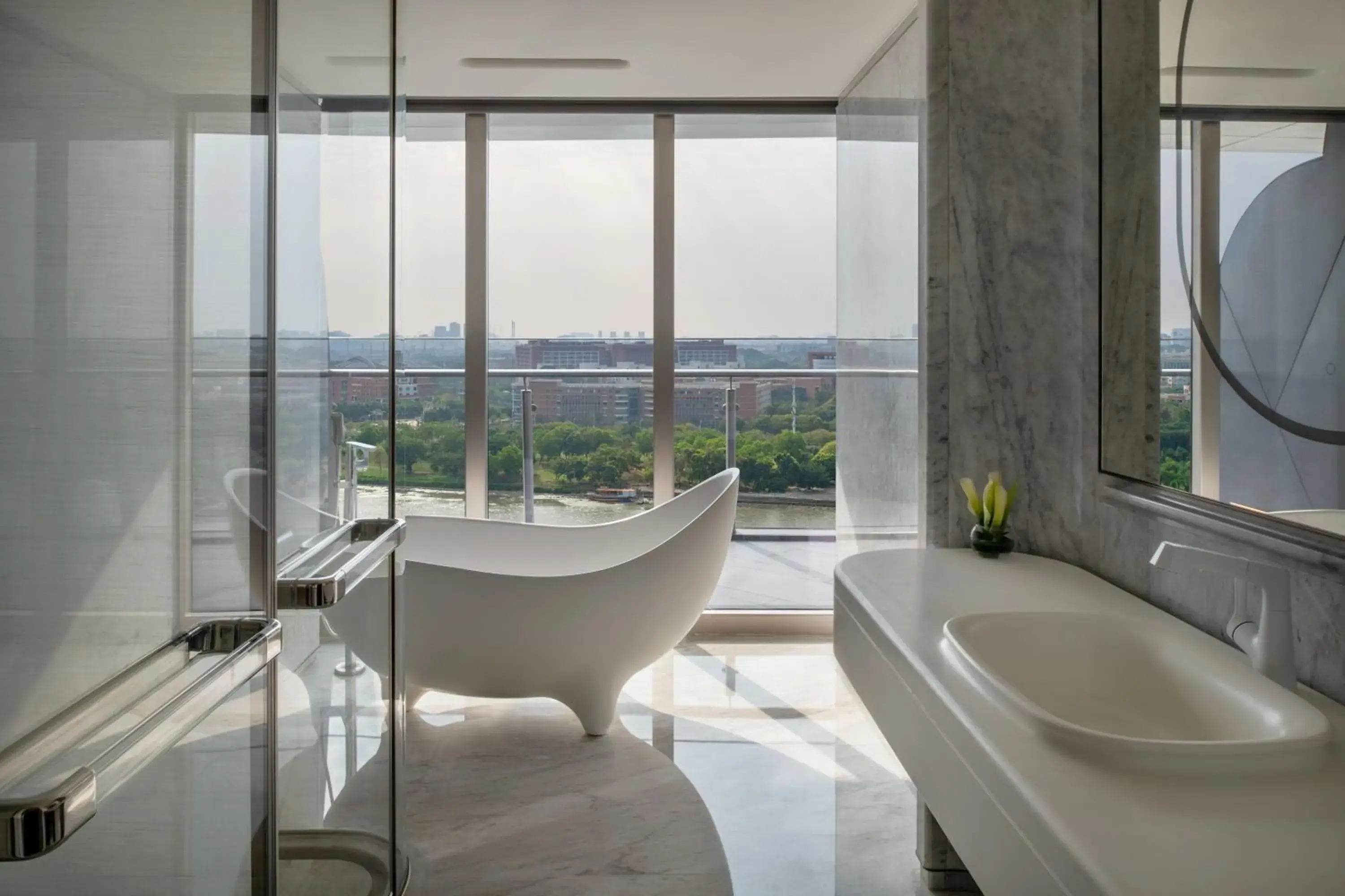 Bathroom in Vignette Collection The Xanadu Guangzhou, an IHG Hotel Bathroom in Vignette Collection The Xanadu Guangzhou, an IHG Hotel
