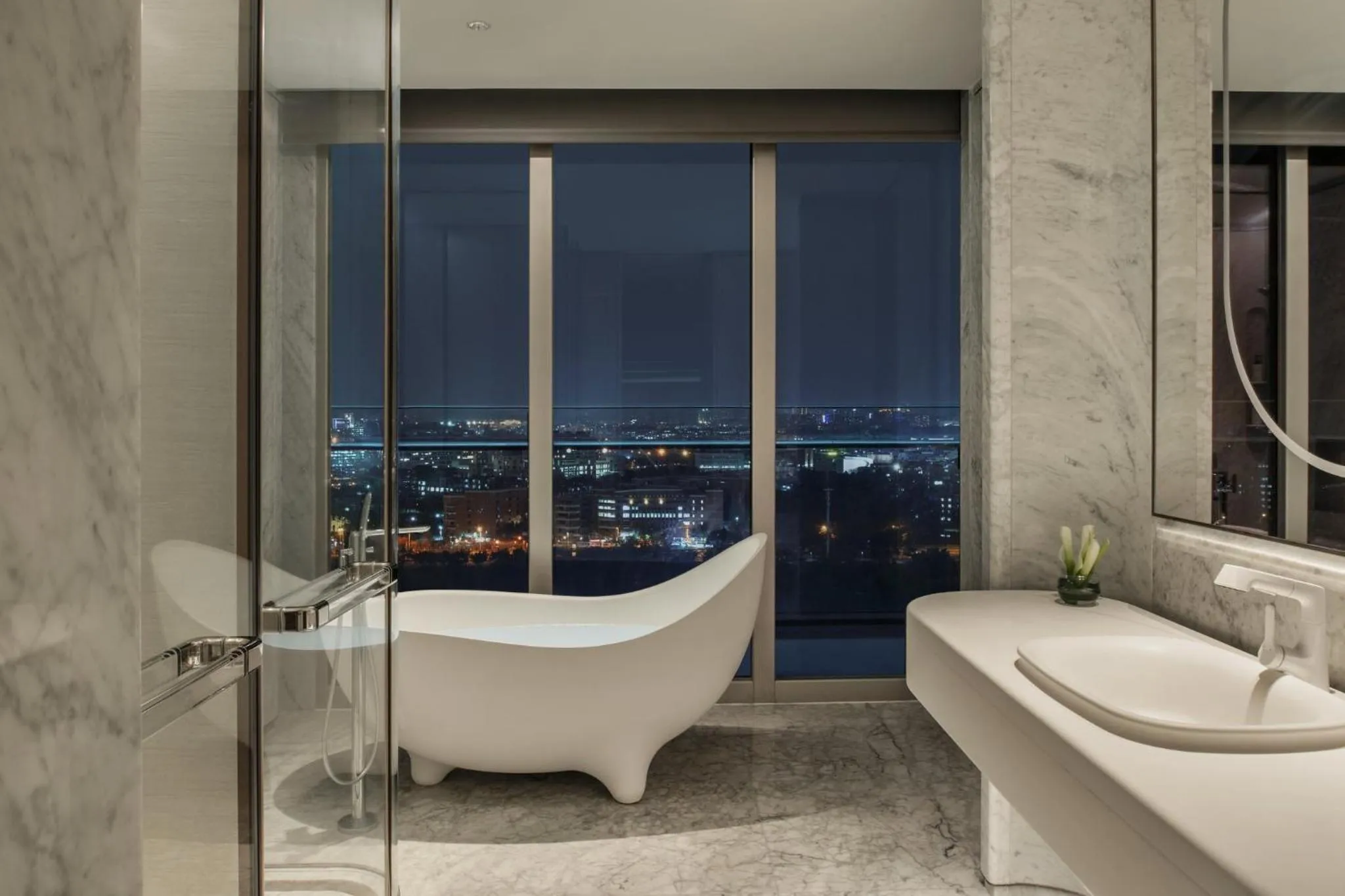 Bathroom in Vignette Collection The Xanadu Guangzhou, an IHG Hotel