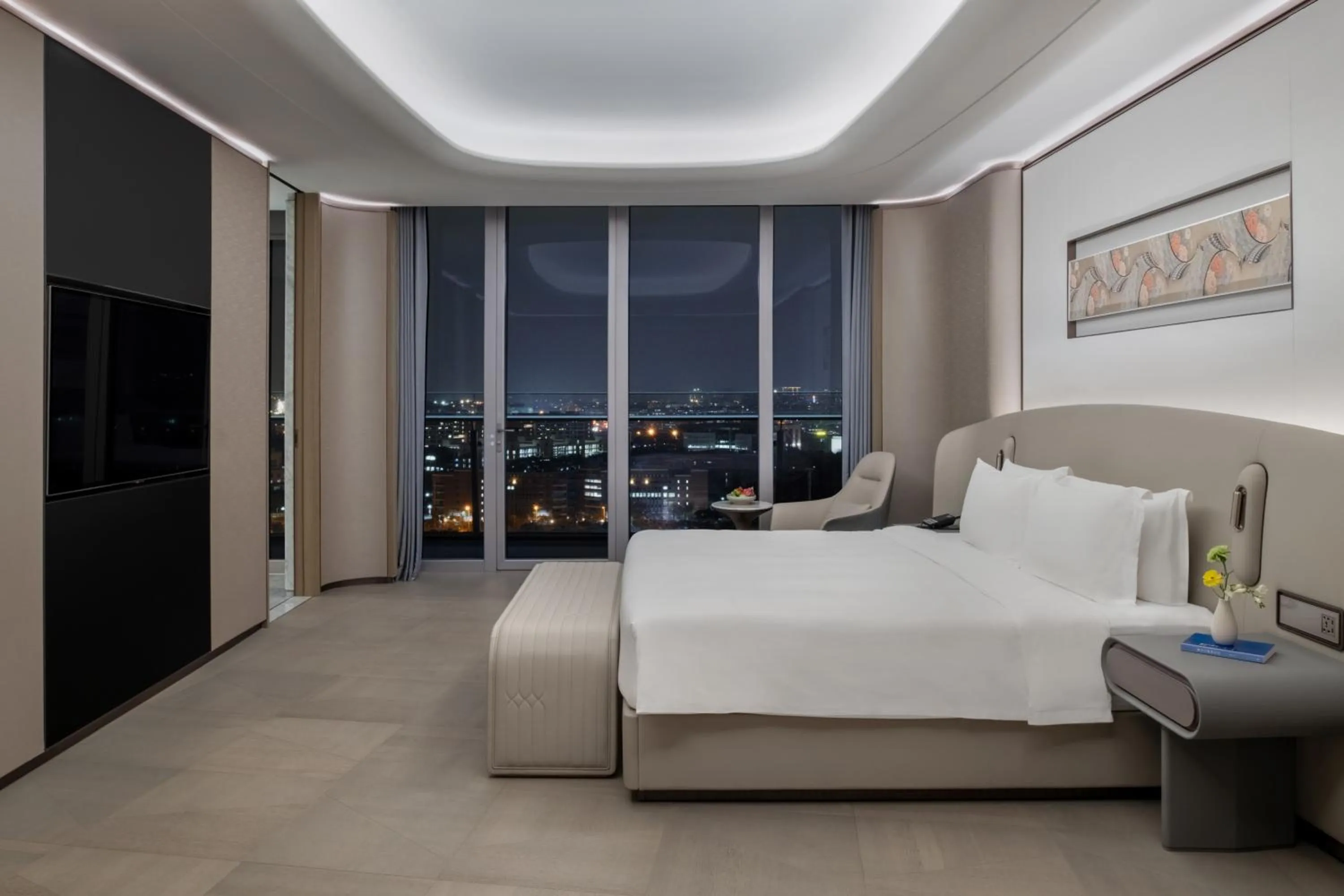 Bed in Vignette Collection The Xanadu Guangzhou, an IHG Hotel