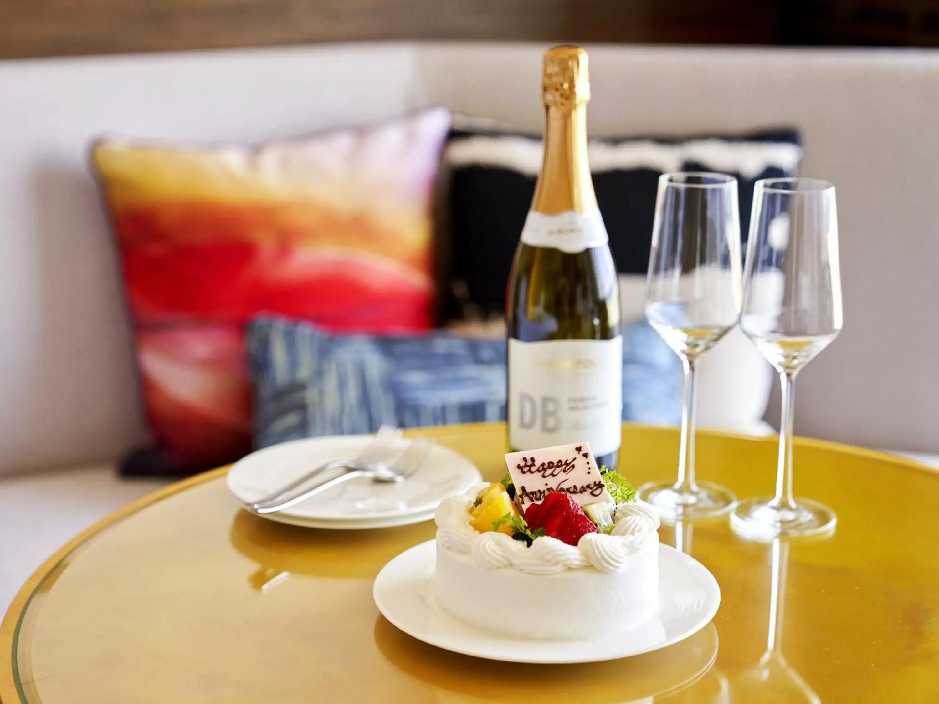 room service in Okinawa Prince Hotel Ocean View Ginowan room service in Okinawa Prince Hotel Ocean View Ginowan