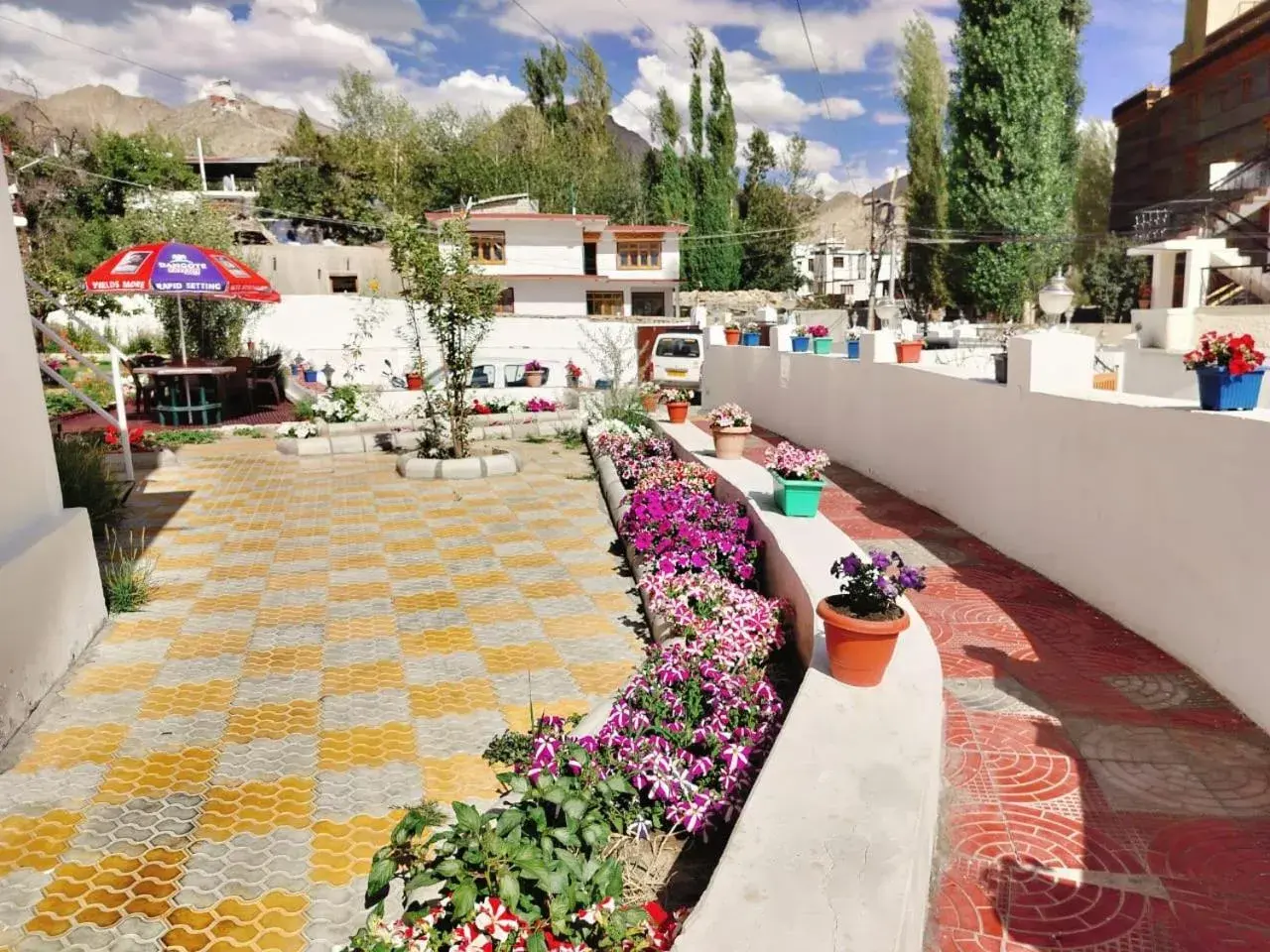 Property building in Hotel Malik Residency Property building in Hotel Malik Residency