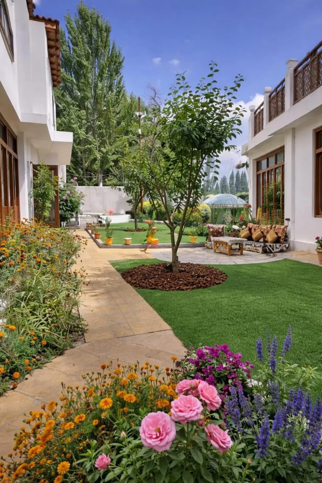 Garden in Hotel Malik Residency Garden in Hotel Malik Residency