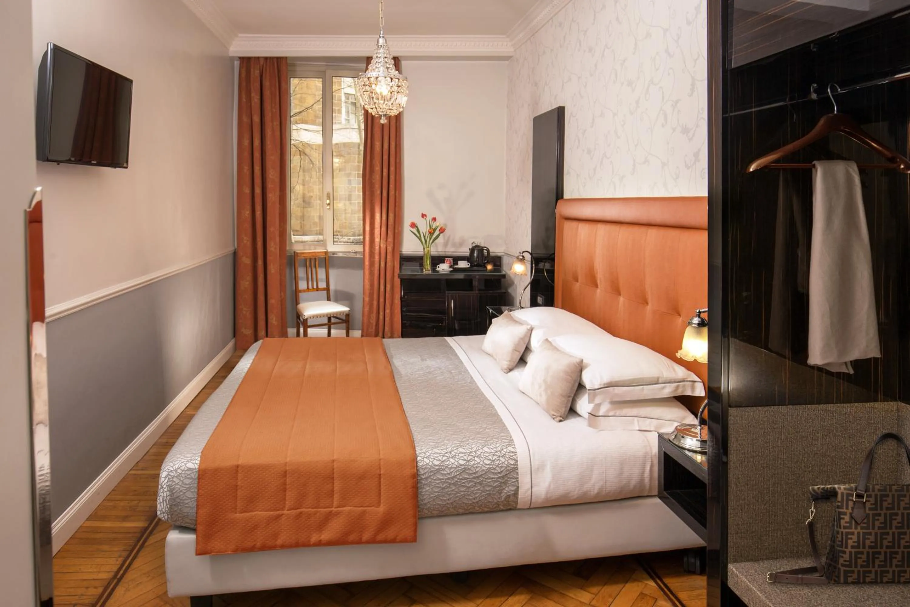 Photo of the whole room in Hotel Alexandra