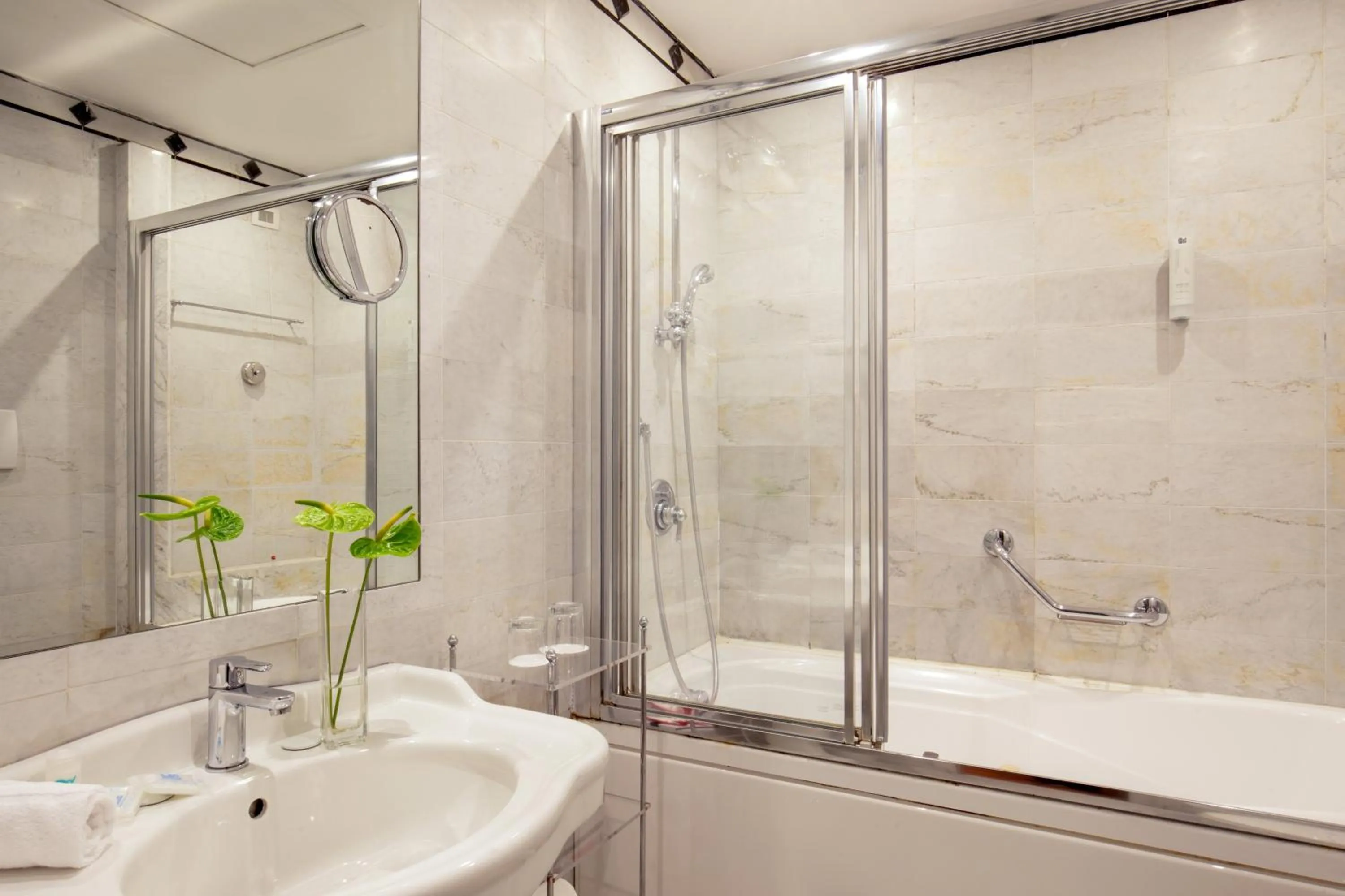 Decorative detail, Bathroom in Hotel Alexandra