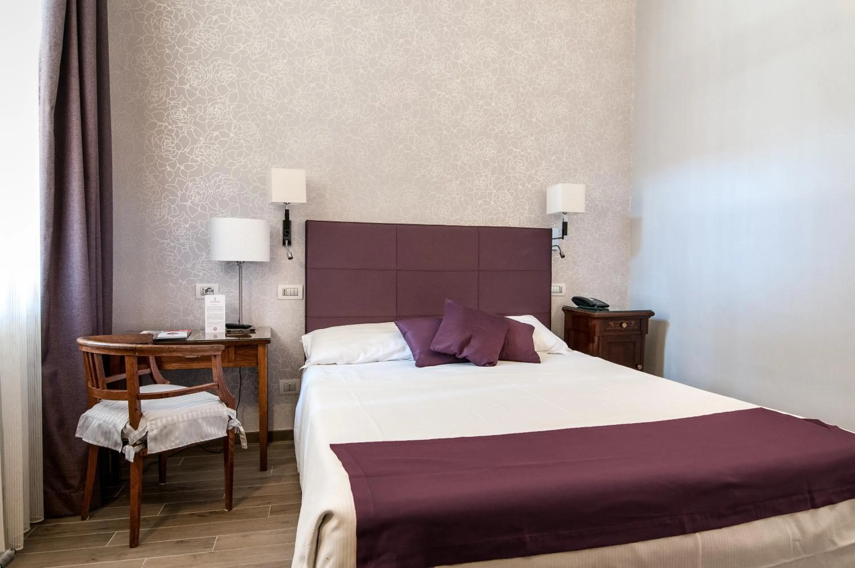 Bed in Hotel Alexandra