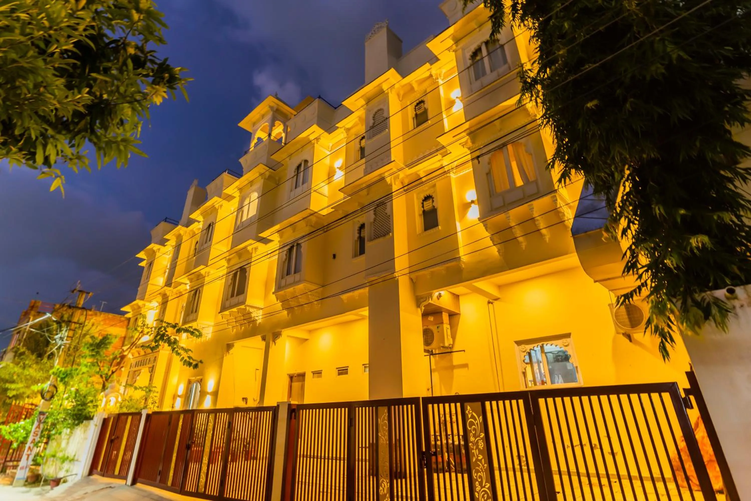 Property building in Vasant Vilas