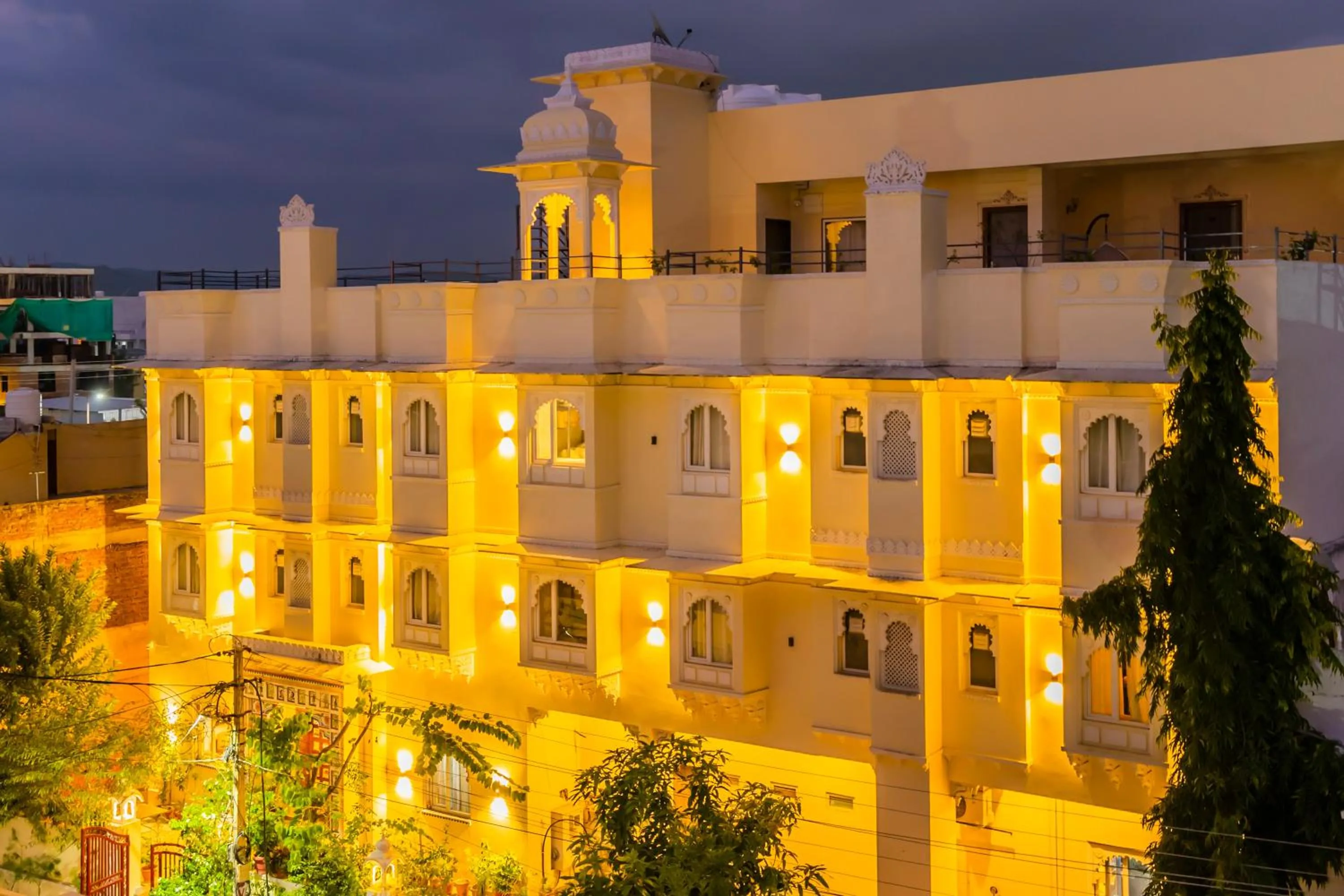 Property building in Vasant Vilas