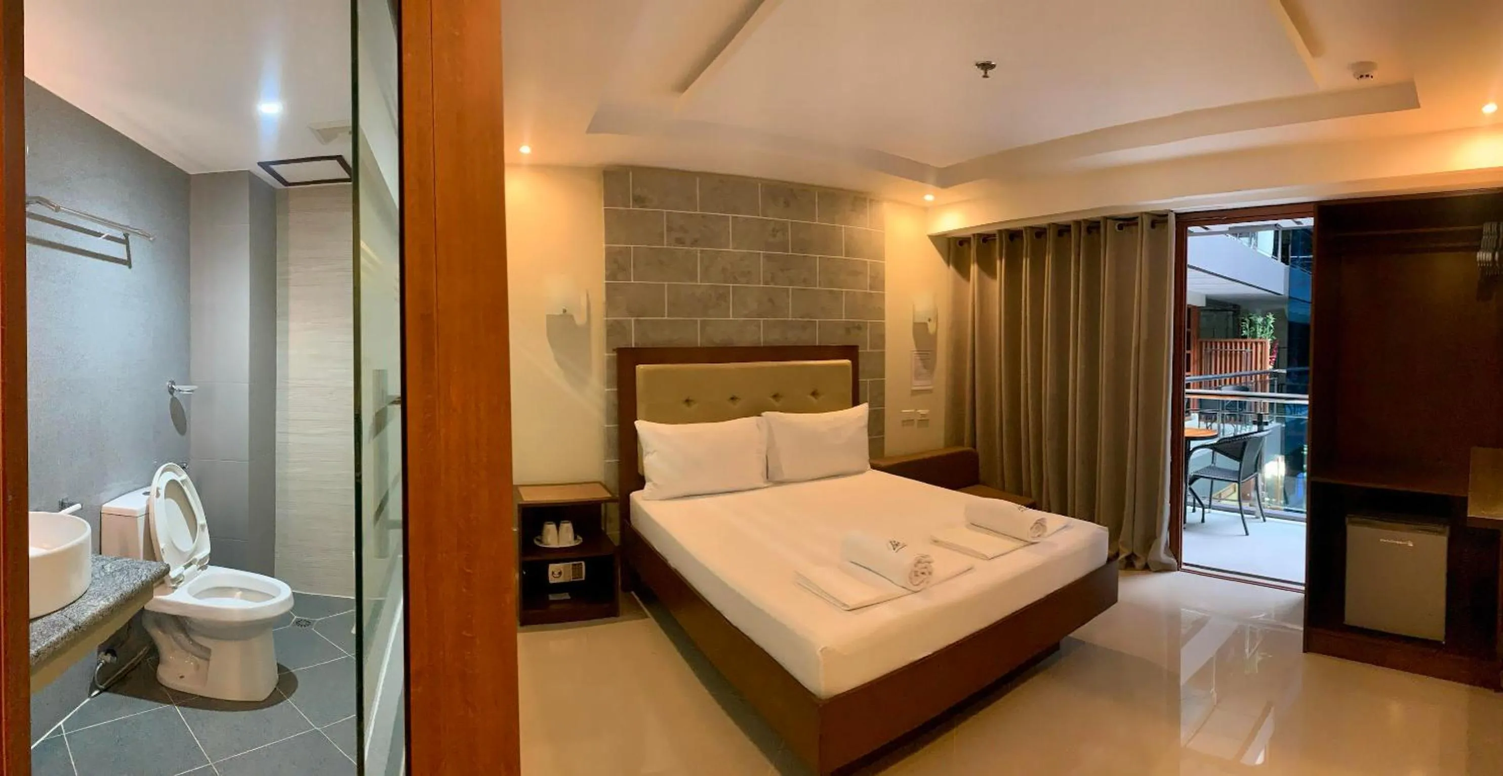 Bed in Panglao Alona Suites
