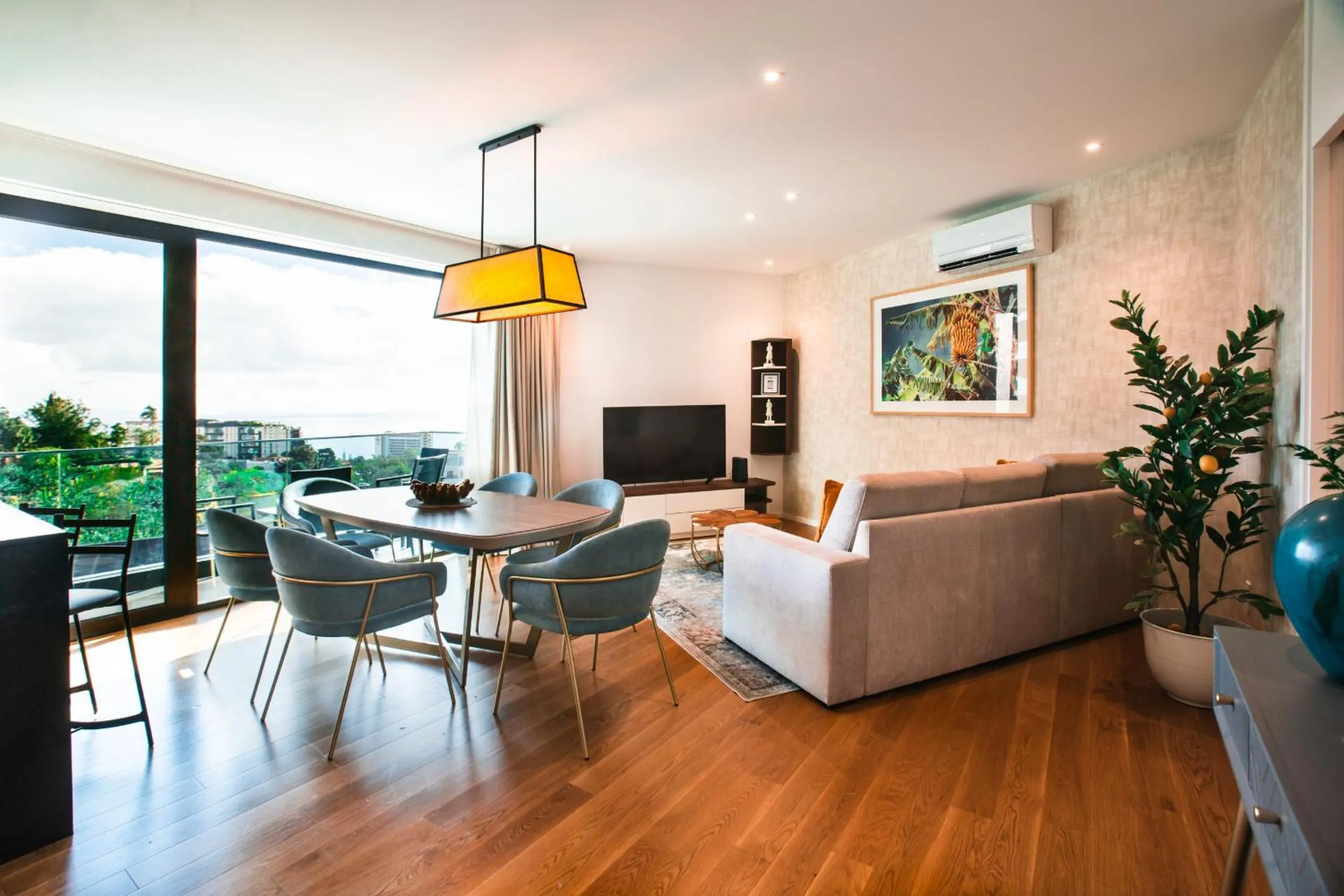 Communal lounge/ TV room in Banana Lodge by Atlantic Holiday