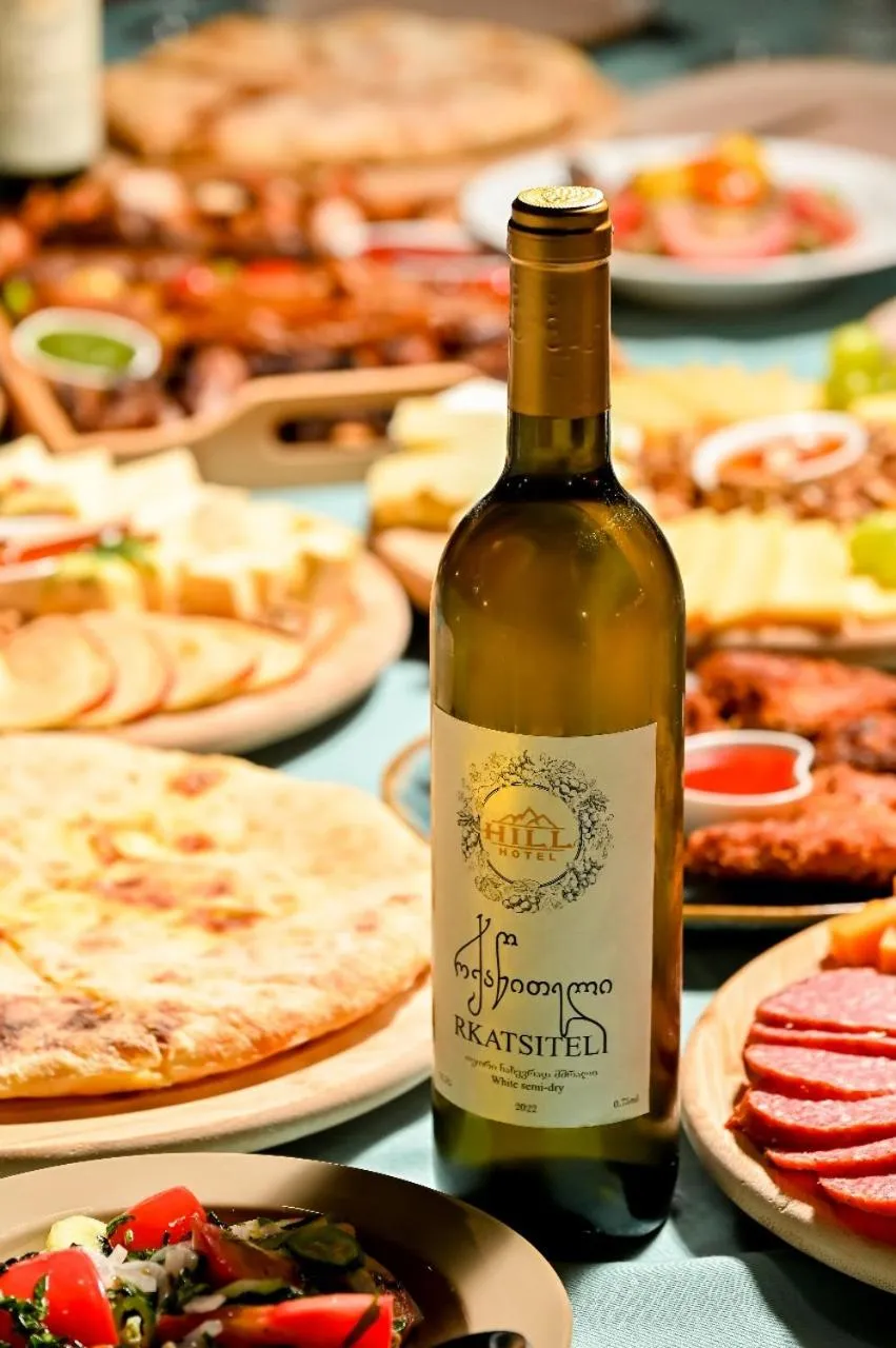 Restaurant/places to eat in Hill Hotel