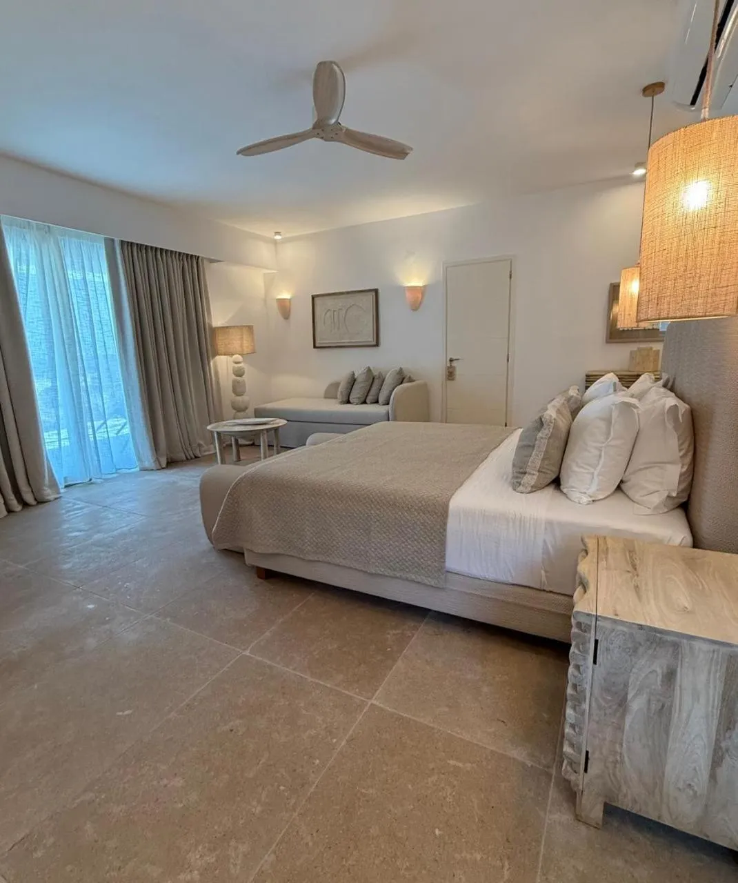 Bed in Absolute Paradise Santorini