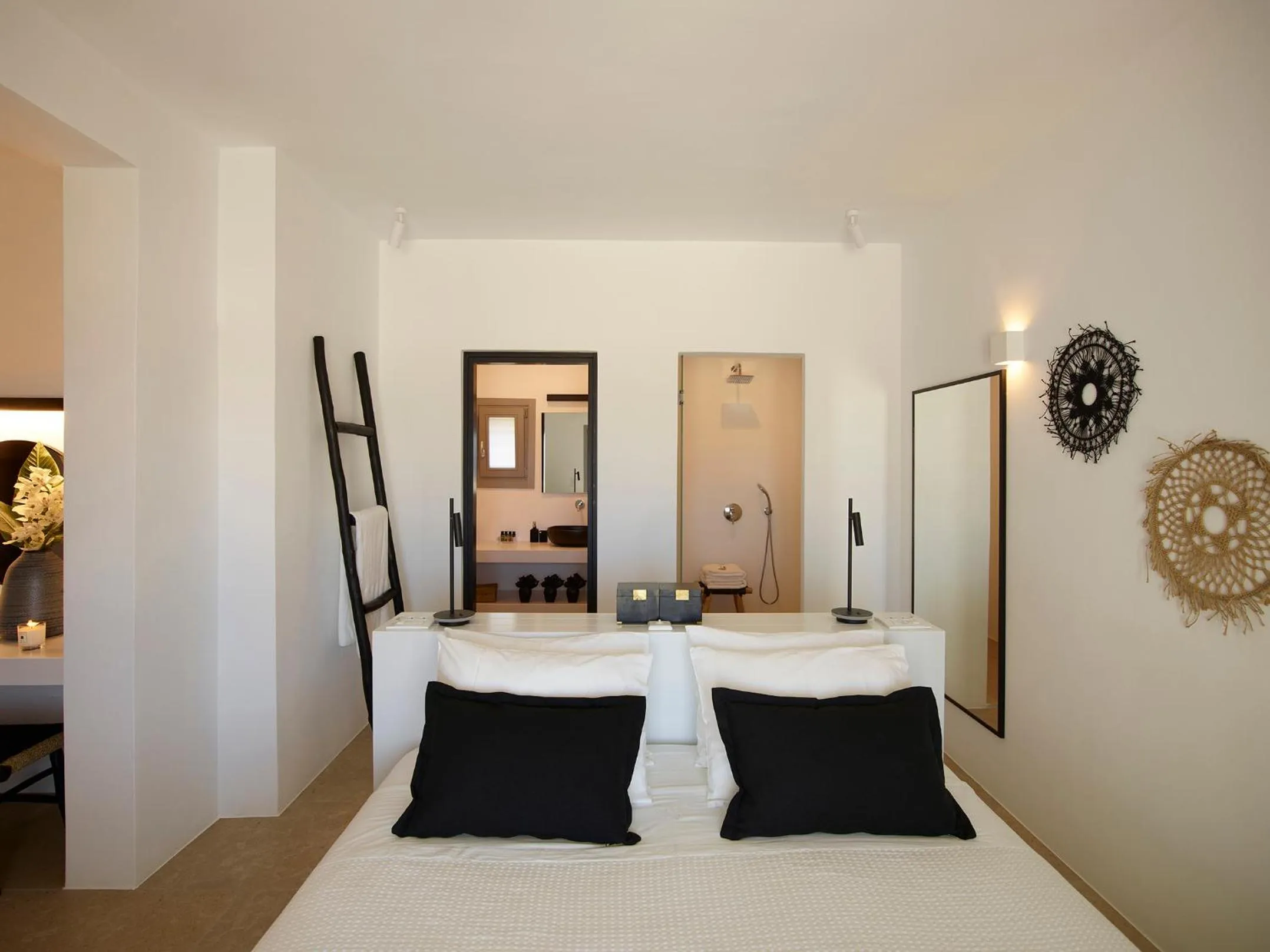 Bed in Absolute Paradise Santorini