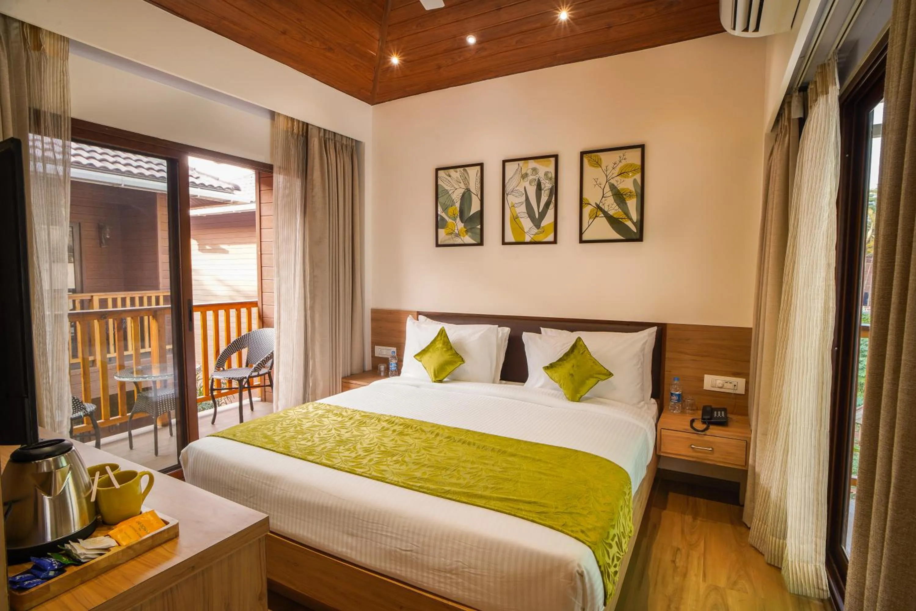 Bed in TreeHouse MARS Beach Cottages