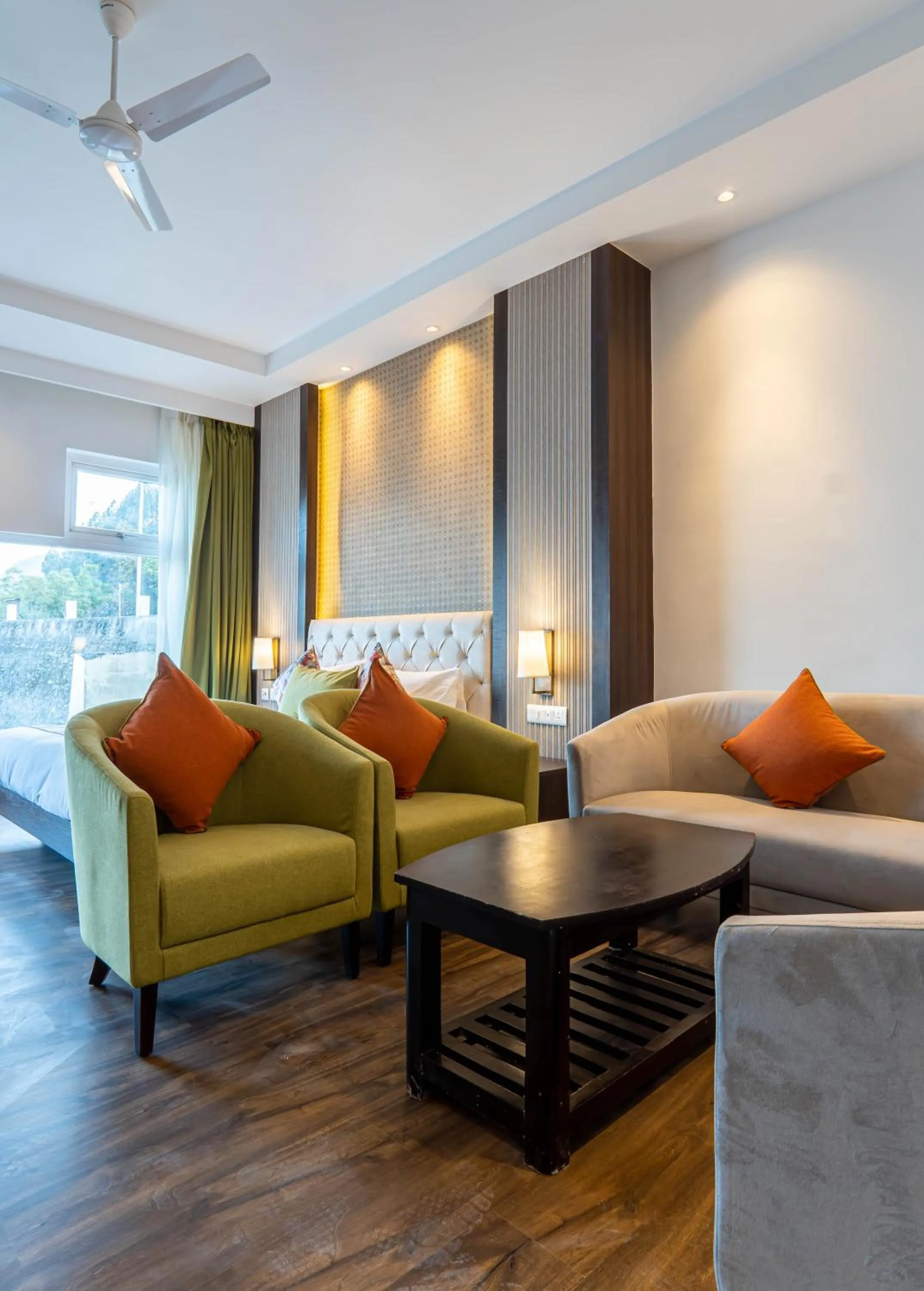 Bedroom in Hotel Le ROI Lake View Koti