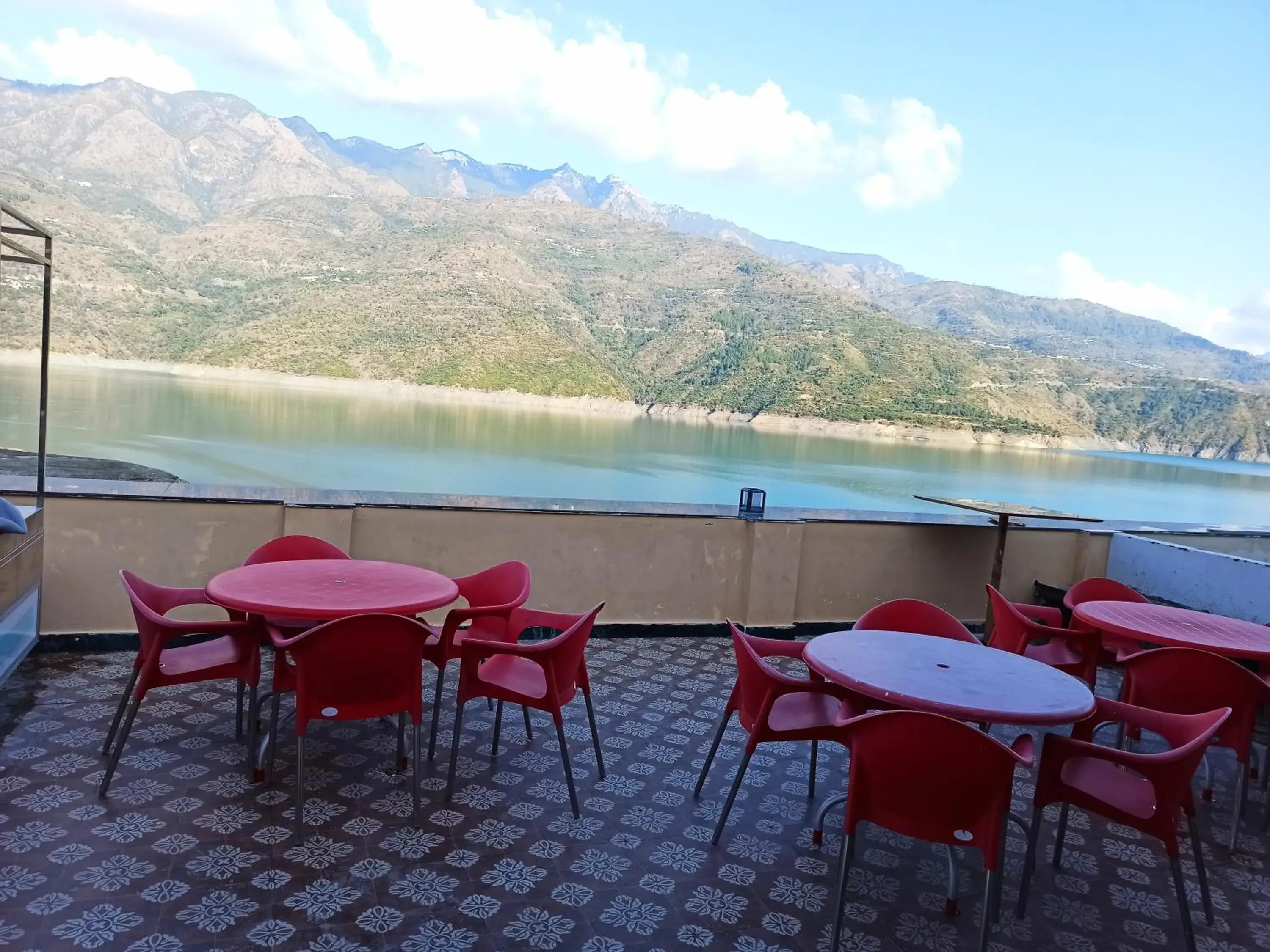 Restaurant/places to eat in Hotel Le ROI Lake View Koti Restaurant/places to eat in Hotel Le ROI Lake View Koti