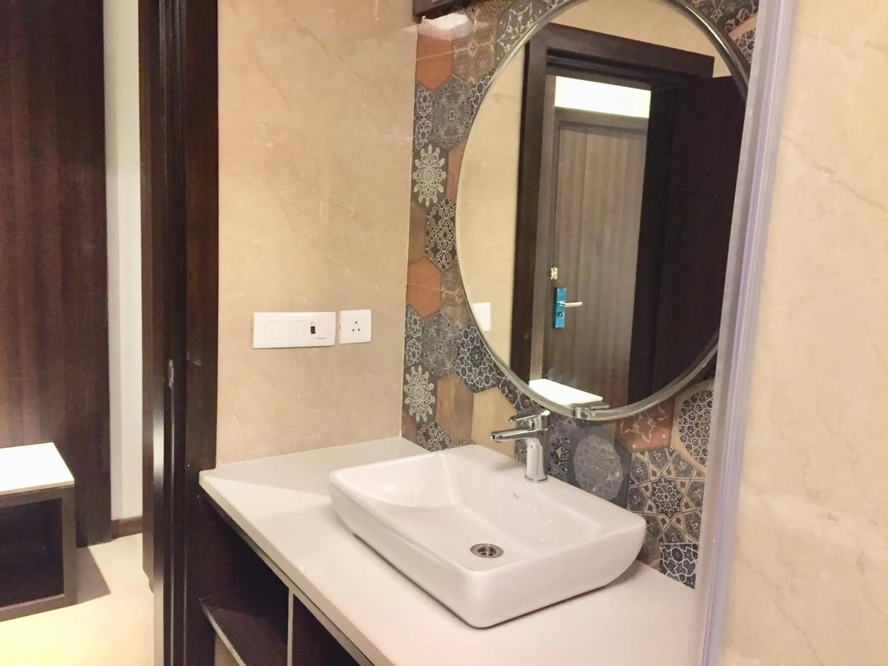 Bathroom in Hotel Le ROI Lake View Koti Bathroom in Hotel Le ROI Lake View Koti