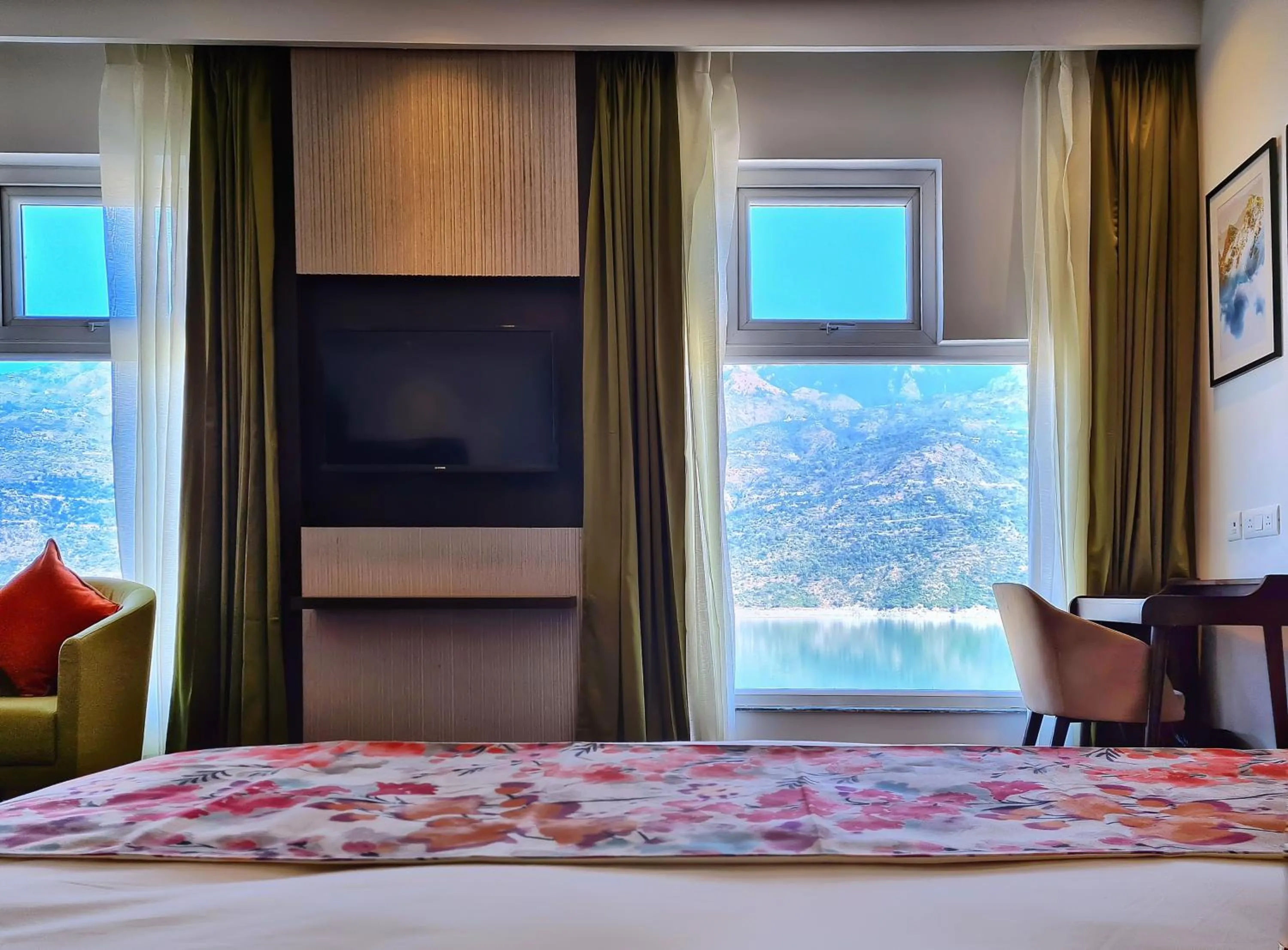 Lake view, Bed in Hotel Le ROI Lake View Koti