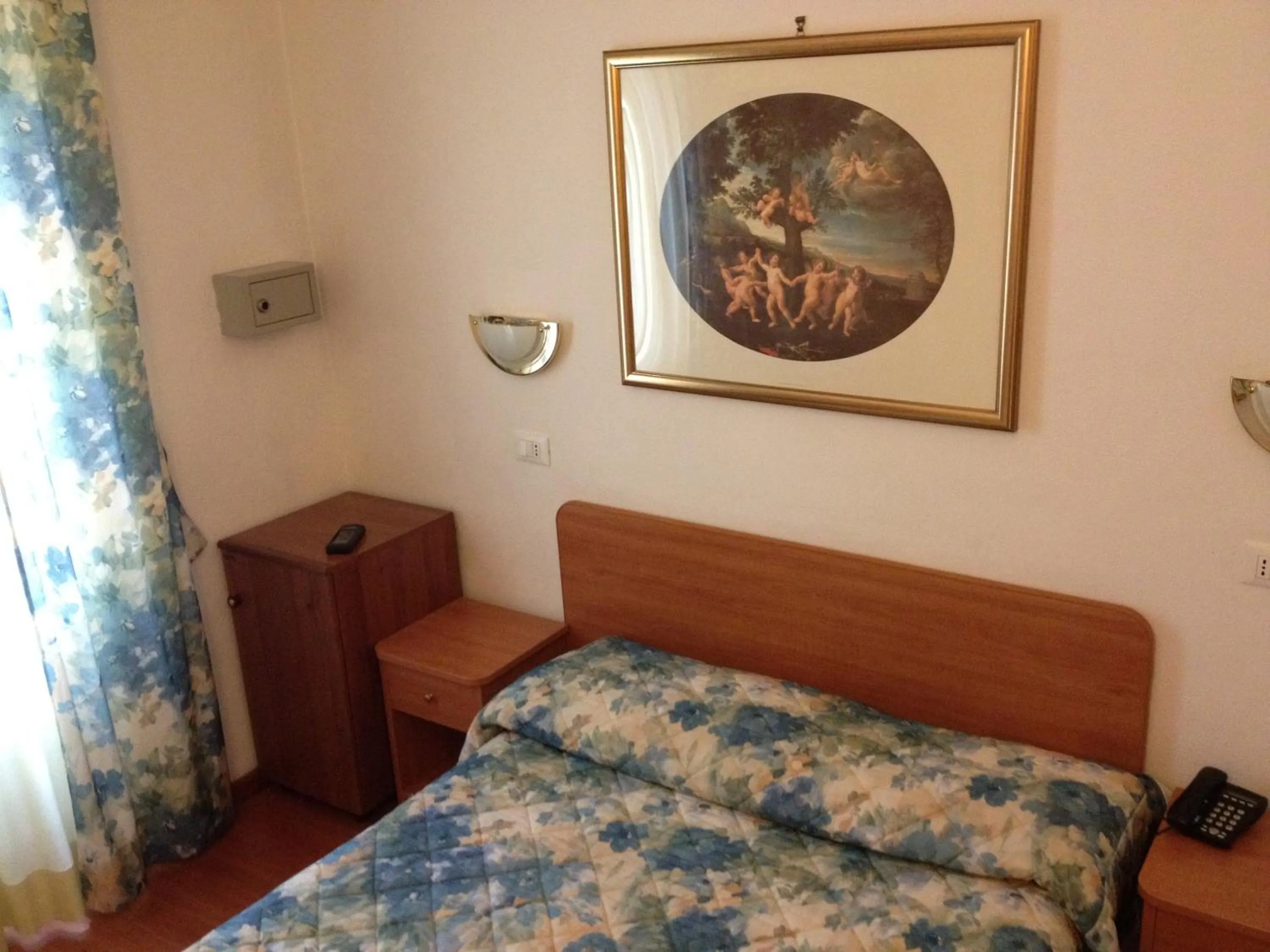 Bed in Hotel Tirreno