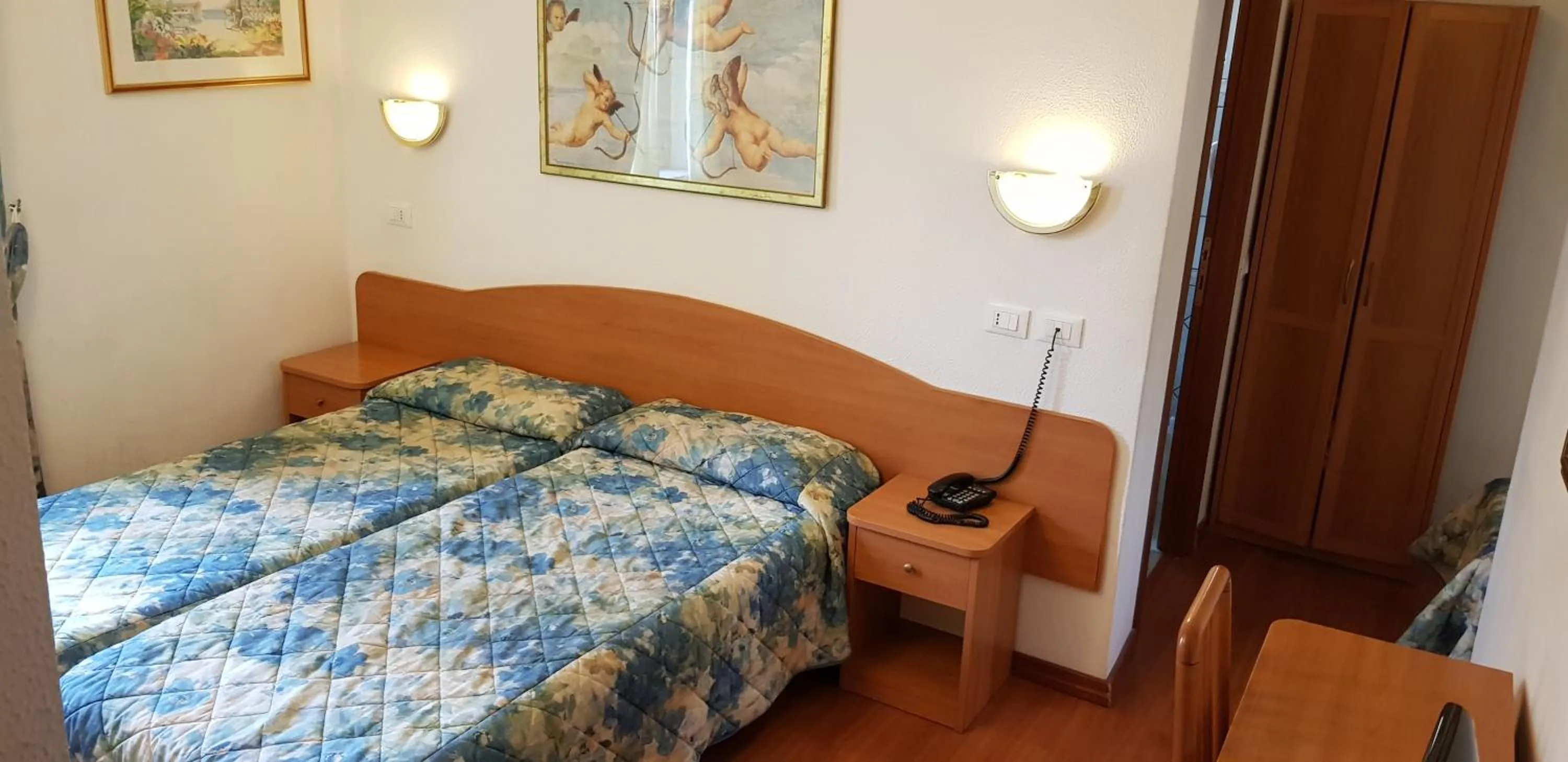 Photo of the whole room, Bed in Hotel Tirreno