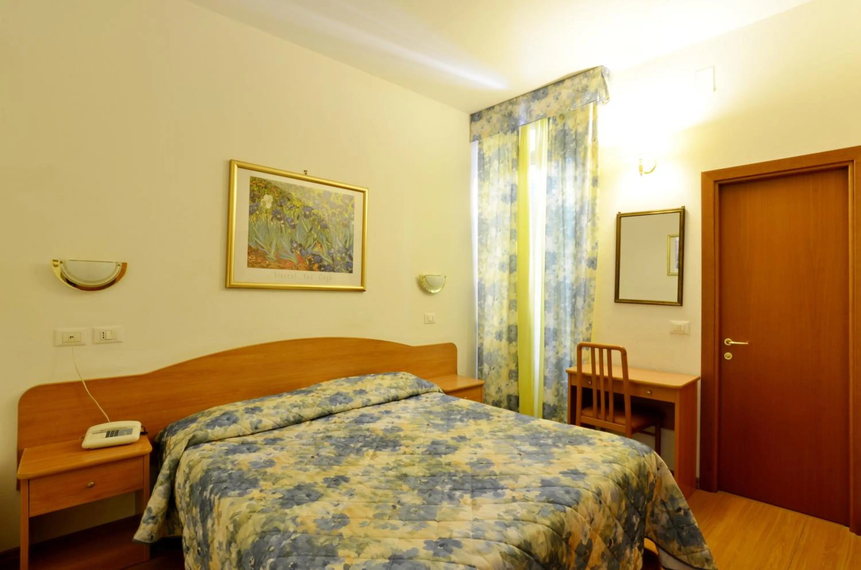 Photo of the whole room, Bed in Hotel Tirreno