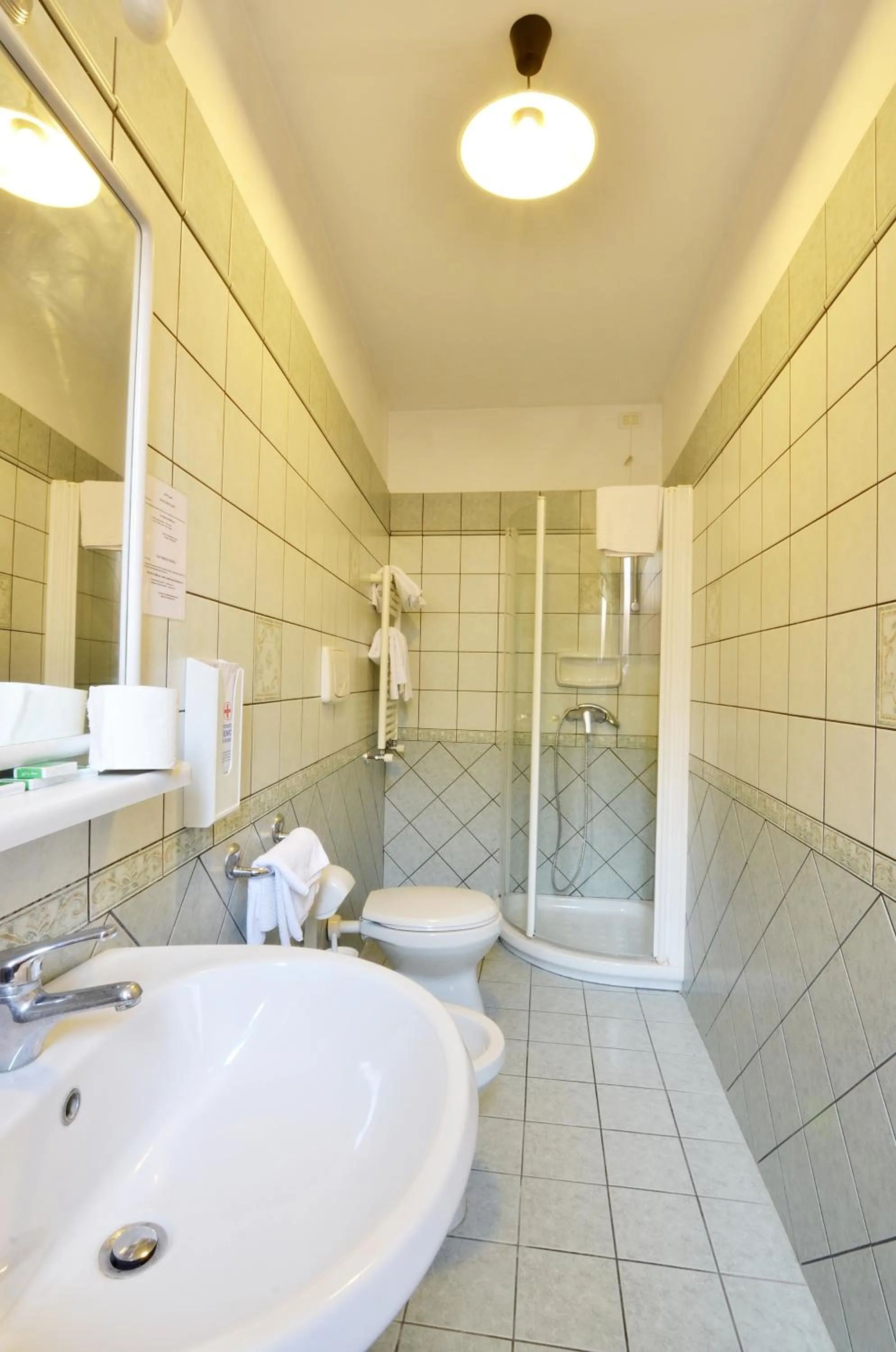 Bathroom in Hotel Tirreno