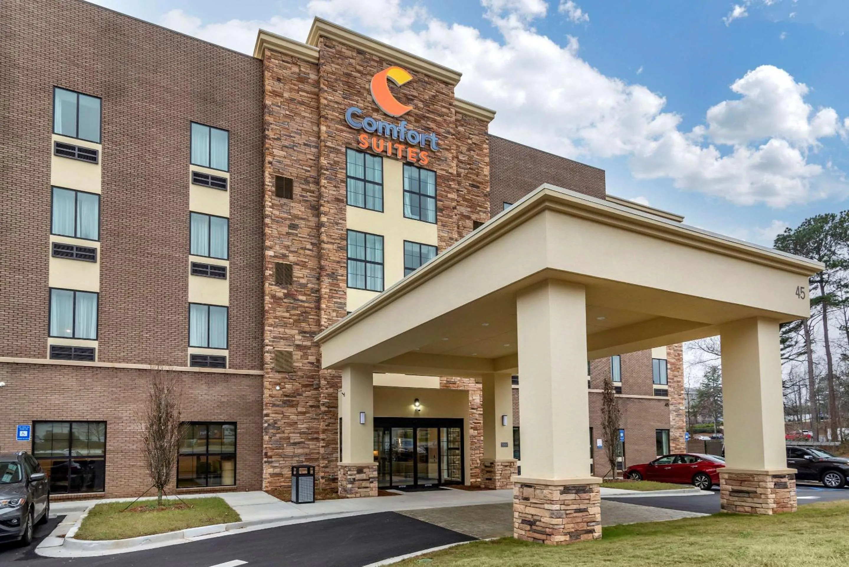Property building in Comfort Suites