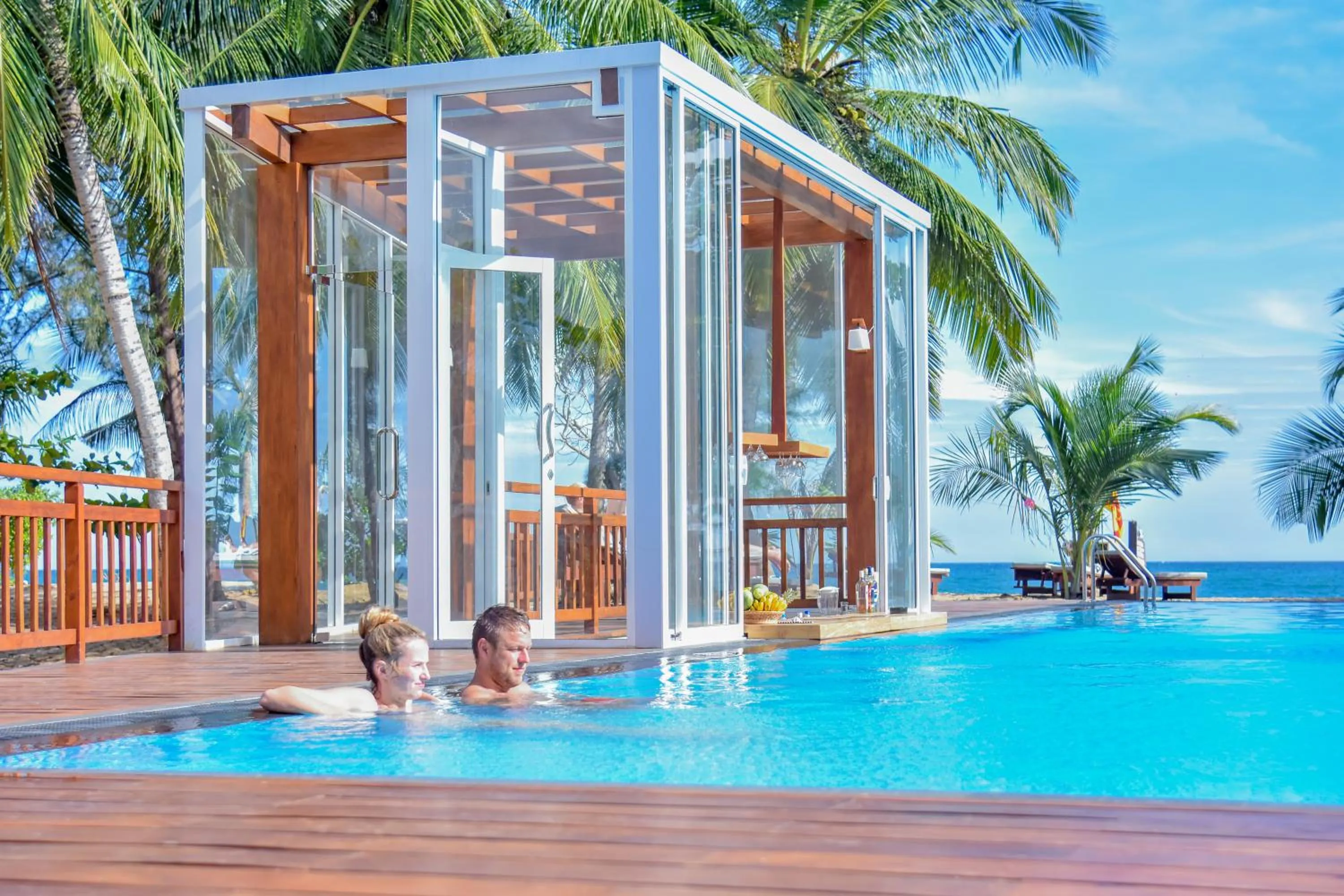 Swimming pool in Marakolliya Beach Resort