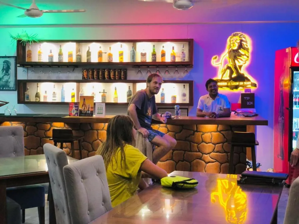 Restaurant/places to eat in Marakolliya Beach Resort