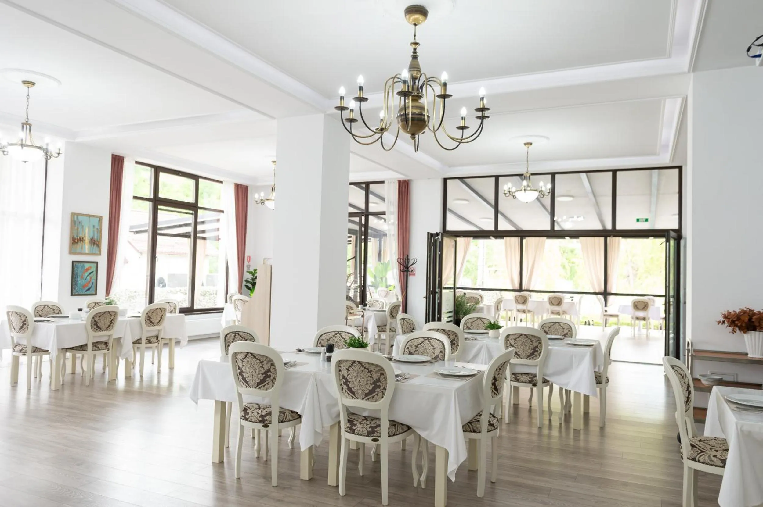 Restaurant/places to eat in Complex Pescăresc Gura Repezii Borșa