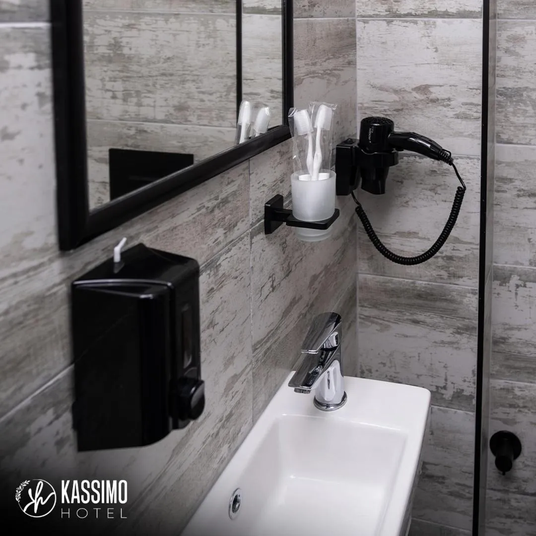 Shower in Kassimo Hotel