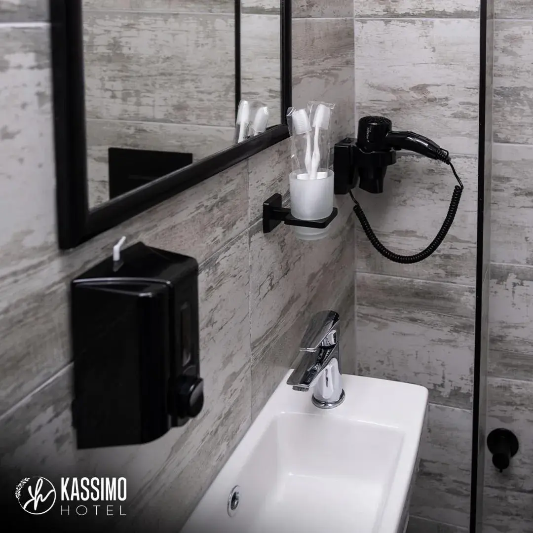 Shower in Kassimo Hotel Shower in Kassimo Hotel