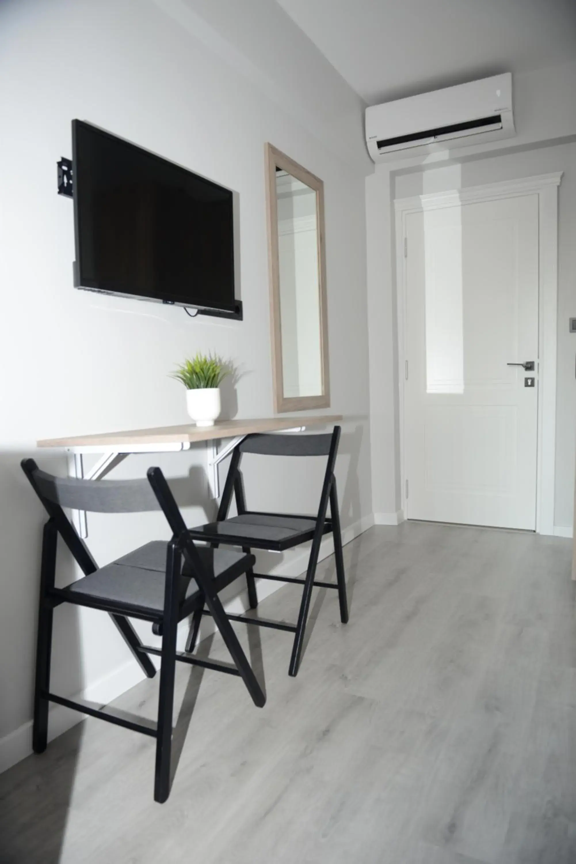 TV and multimedia in Kassimo Hotel TV and multimedia in Kassimo Hotel