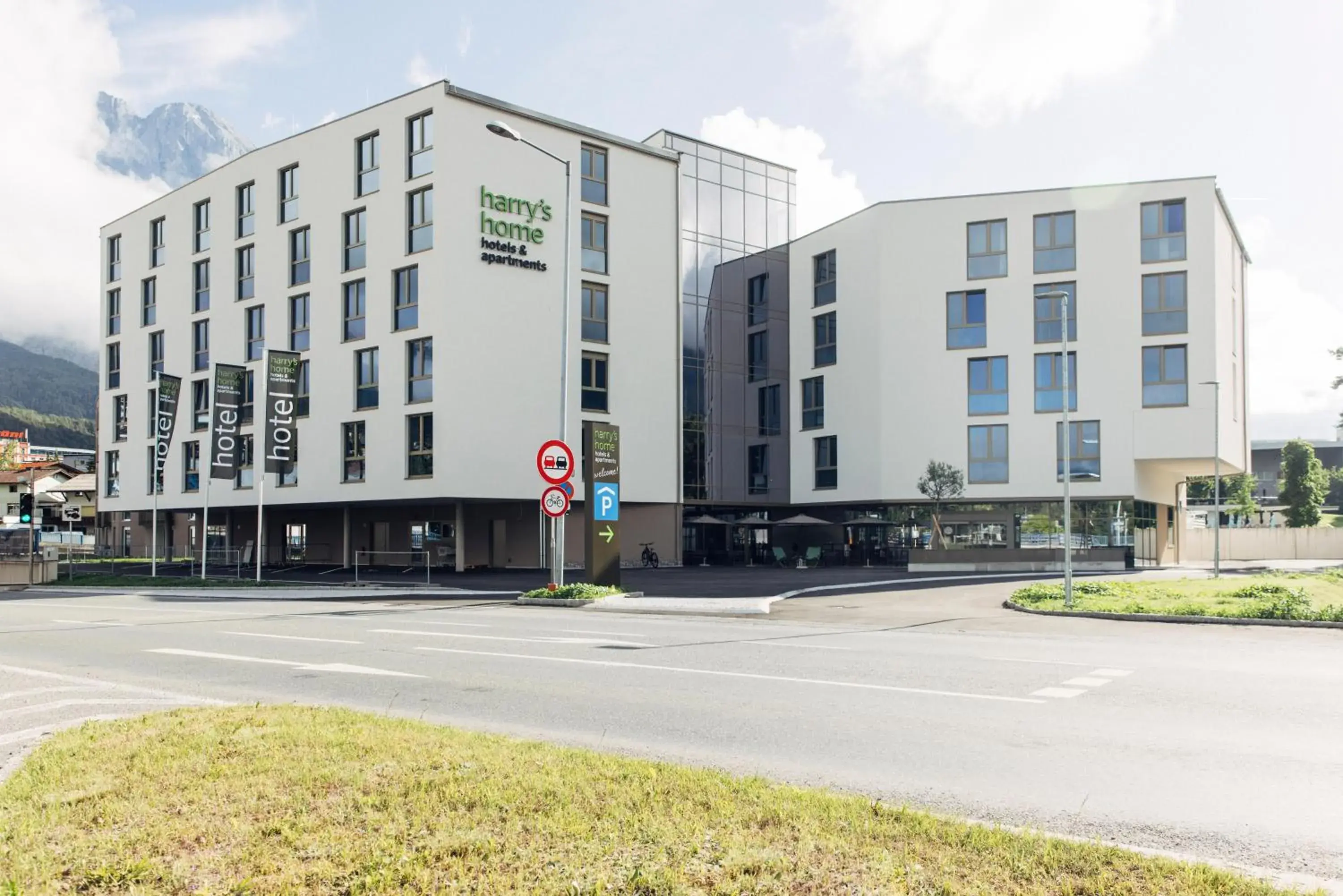 Property building in harry's home Telfs hotel & apartments Property building in harry's home Telfs hotel & apartments