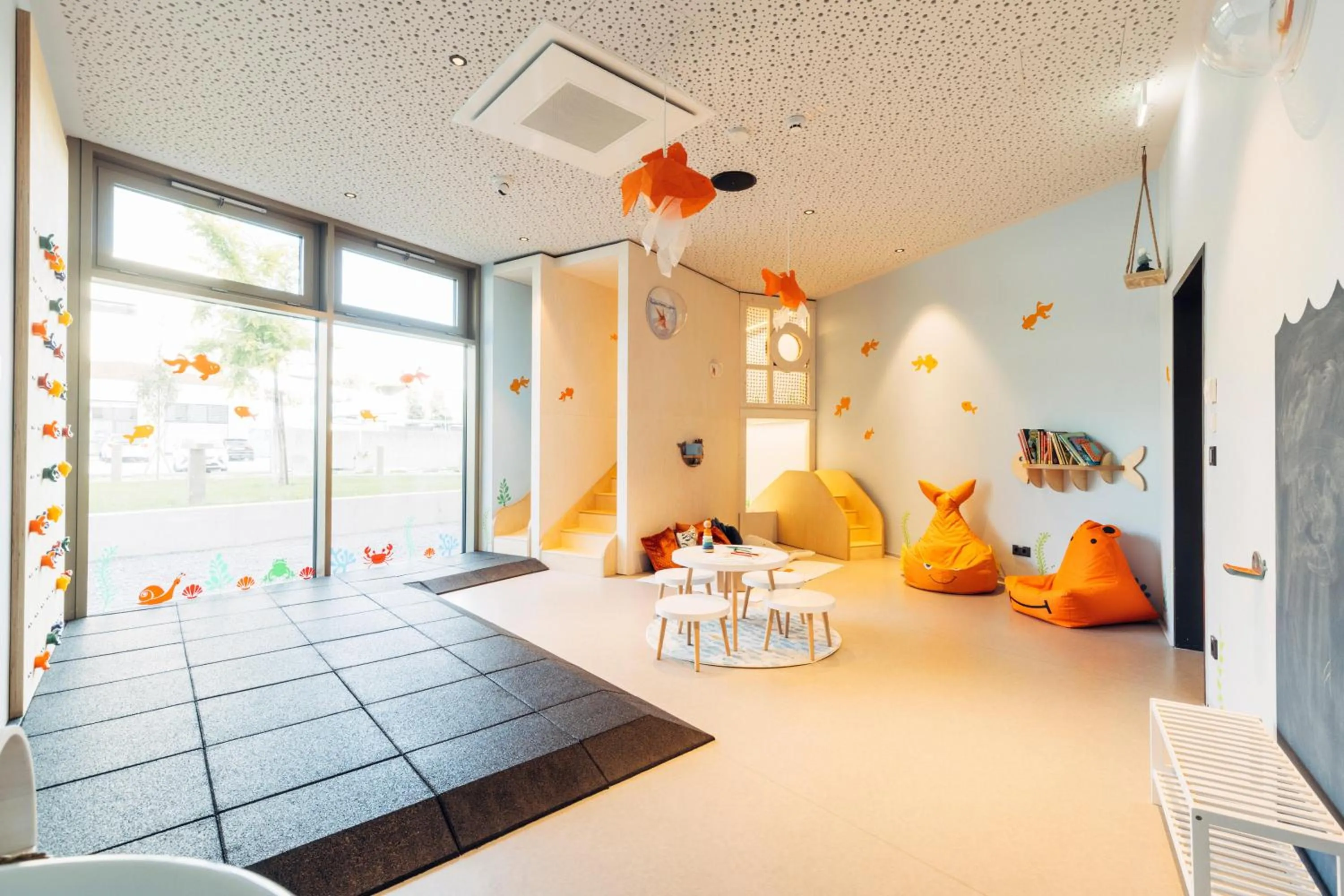 children, Bed in harry's home Telfs hotel & apartments