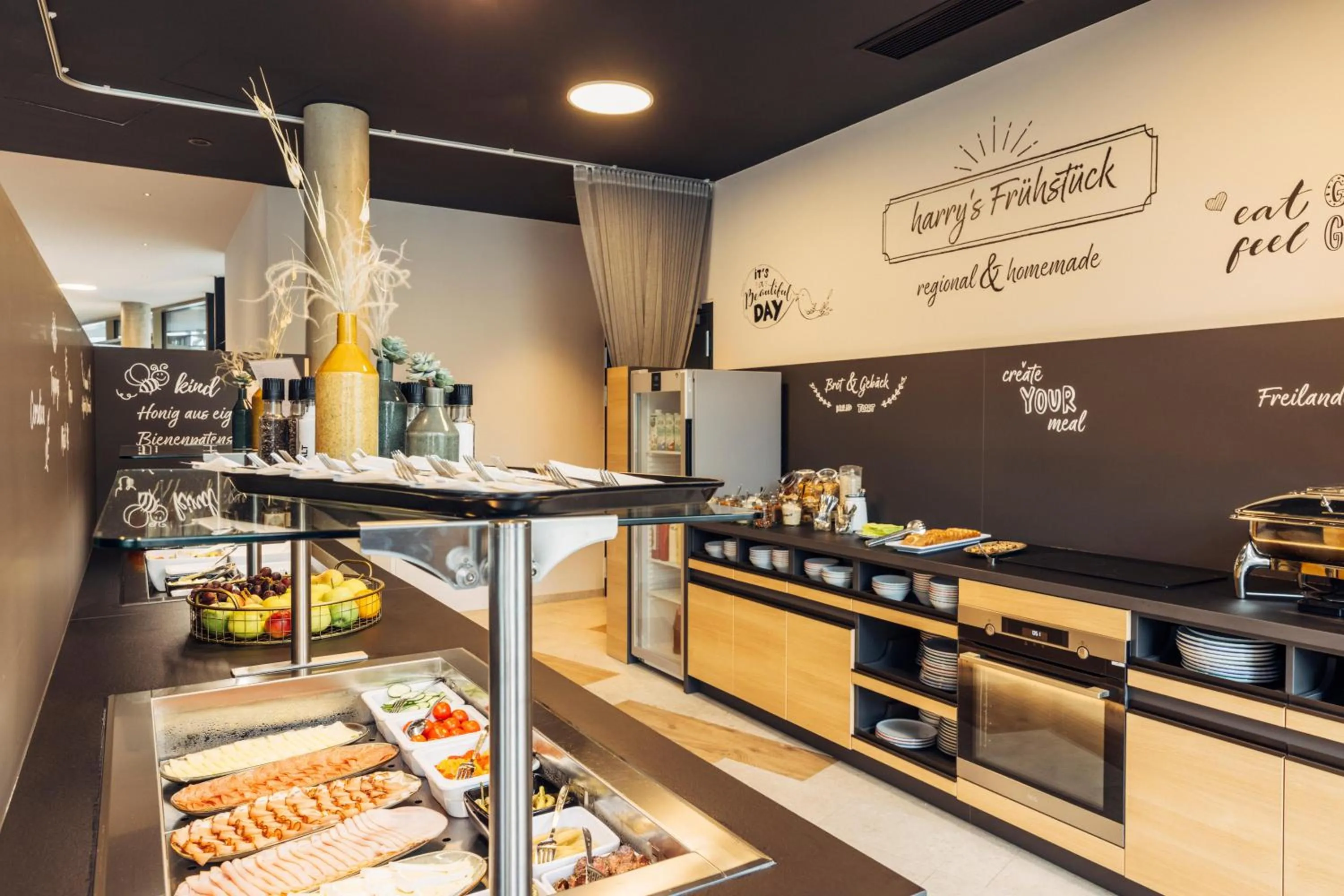 Restaurant/places to eat in harry's home Telfs hotel & apartments