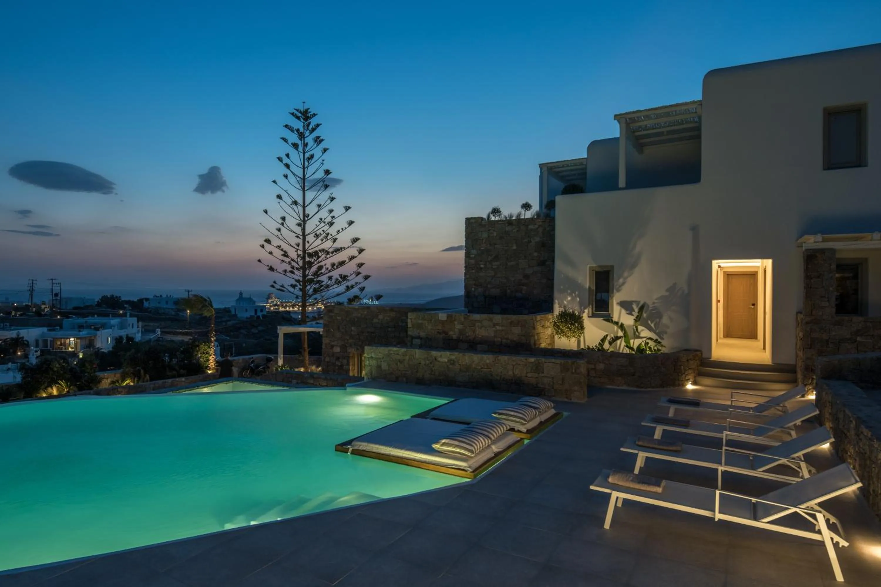 Property building in Arocaria Mykonos