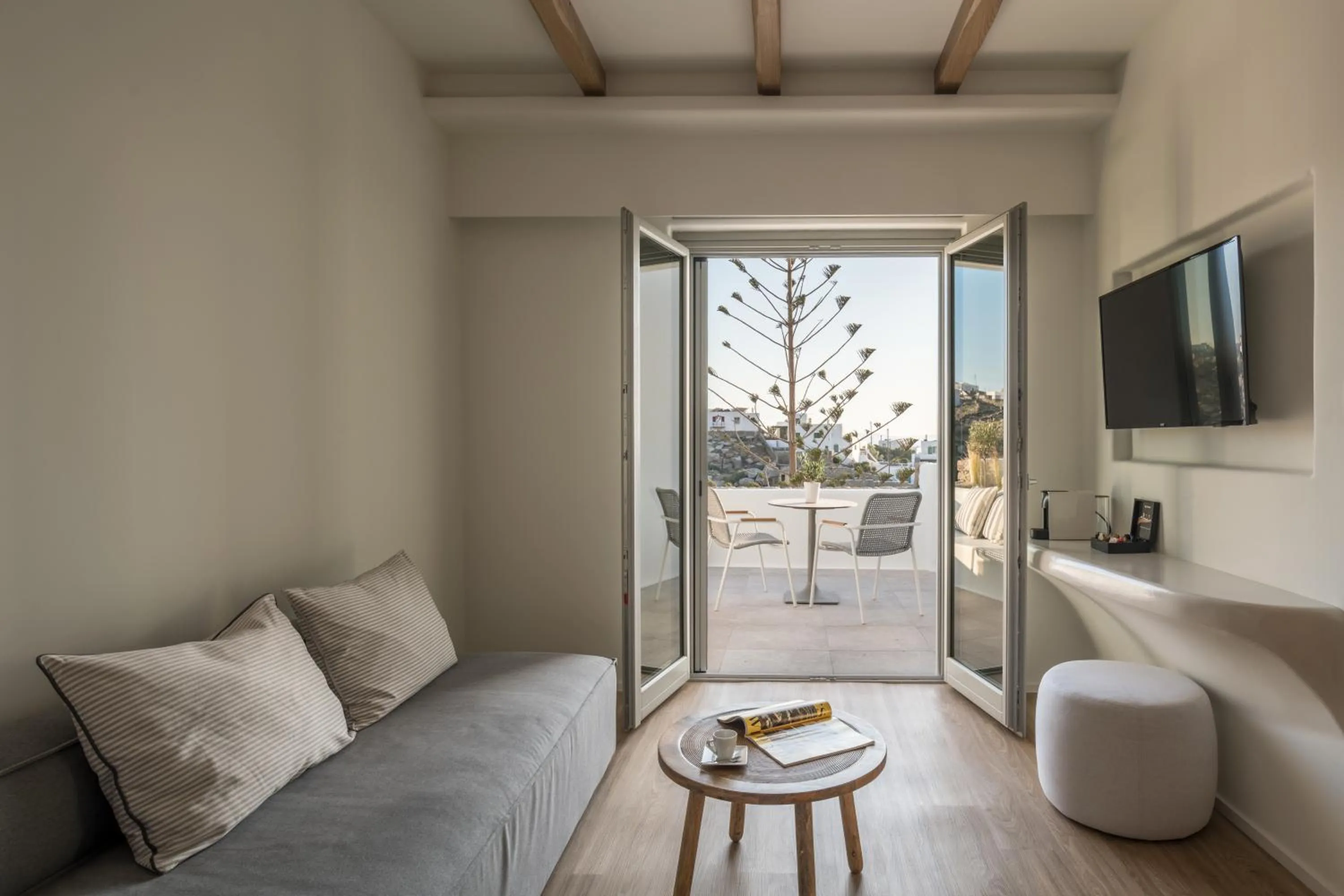 TV and multimedia in Arocaria Mykonos