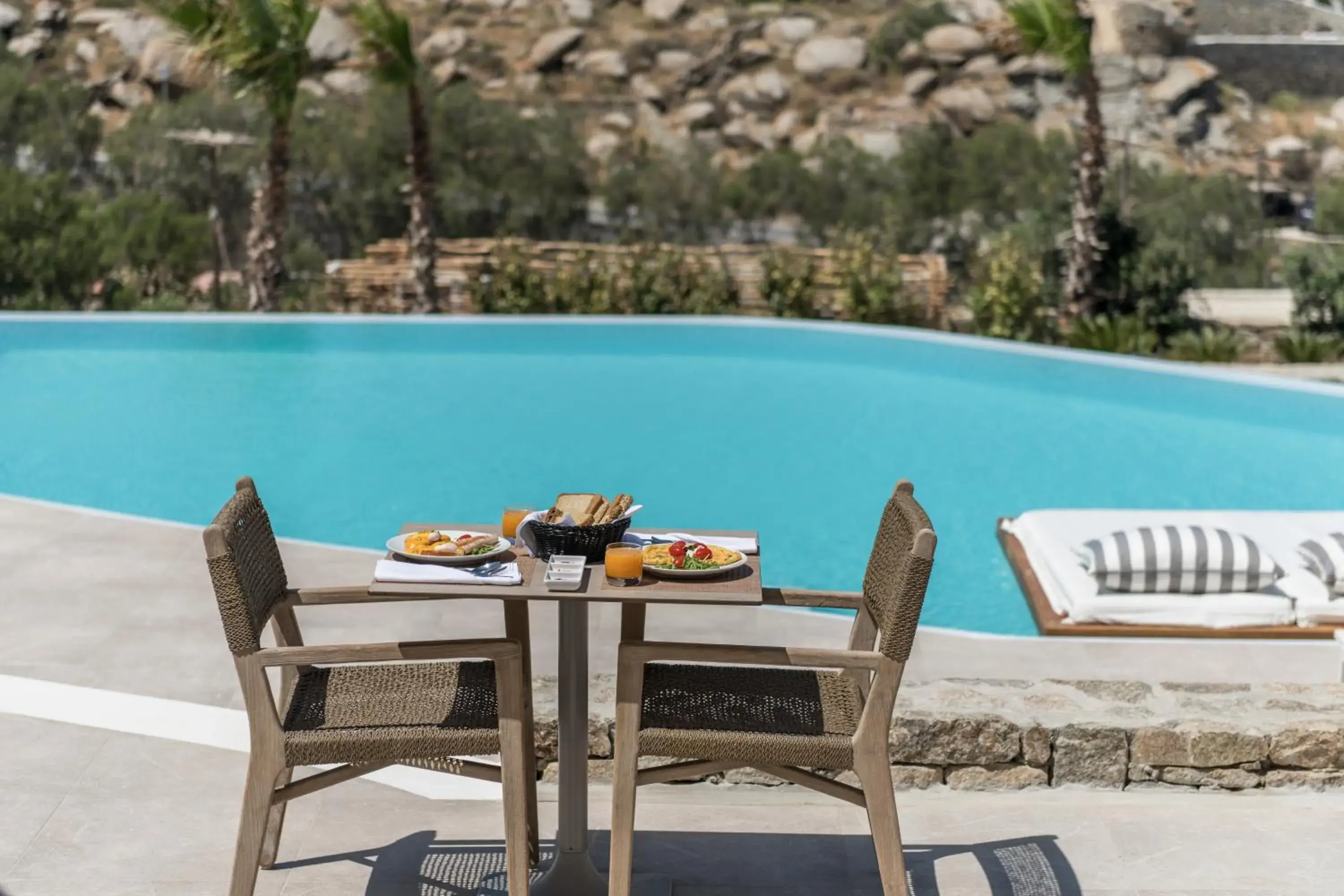 Food and drinks in Arocaria Mykonos Food and drinks in Arocaria Mykonos