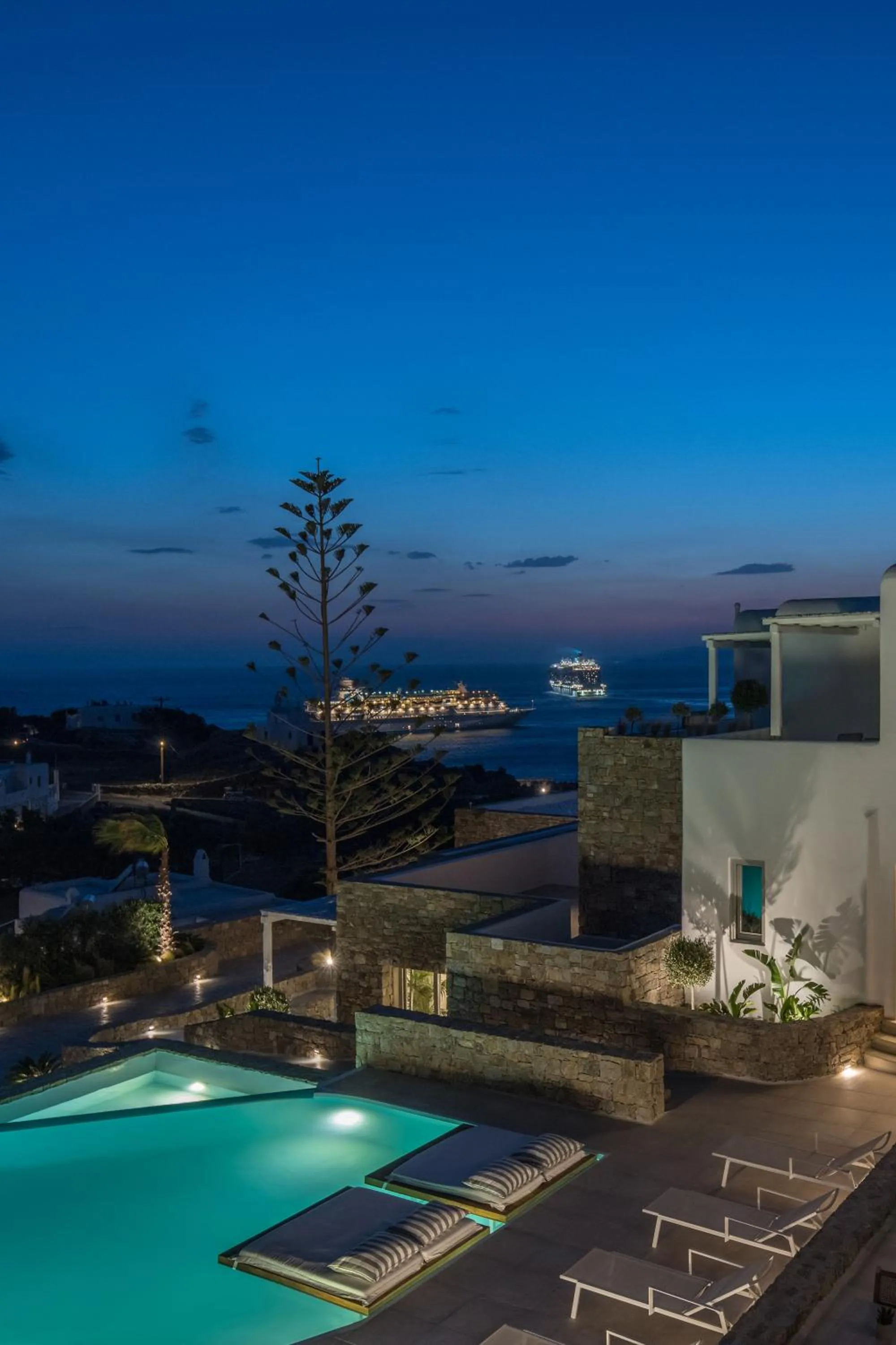 Property building in Arocaria Mykonos