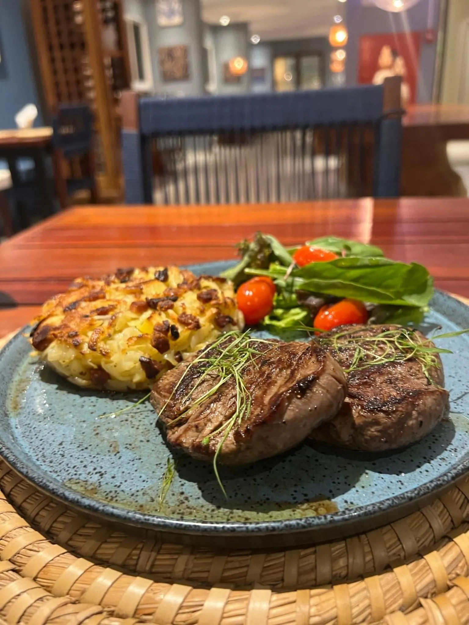 Restaurant/places to eat in Kastel Jampa Hotel