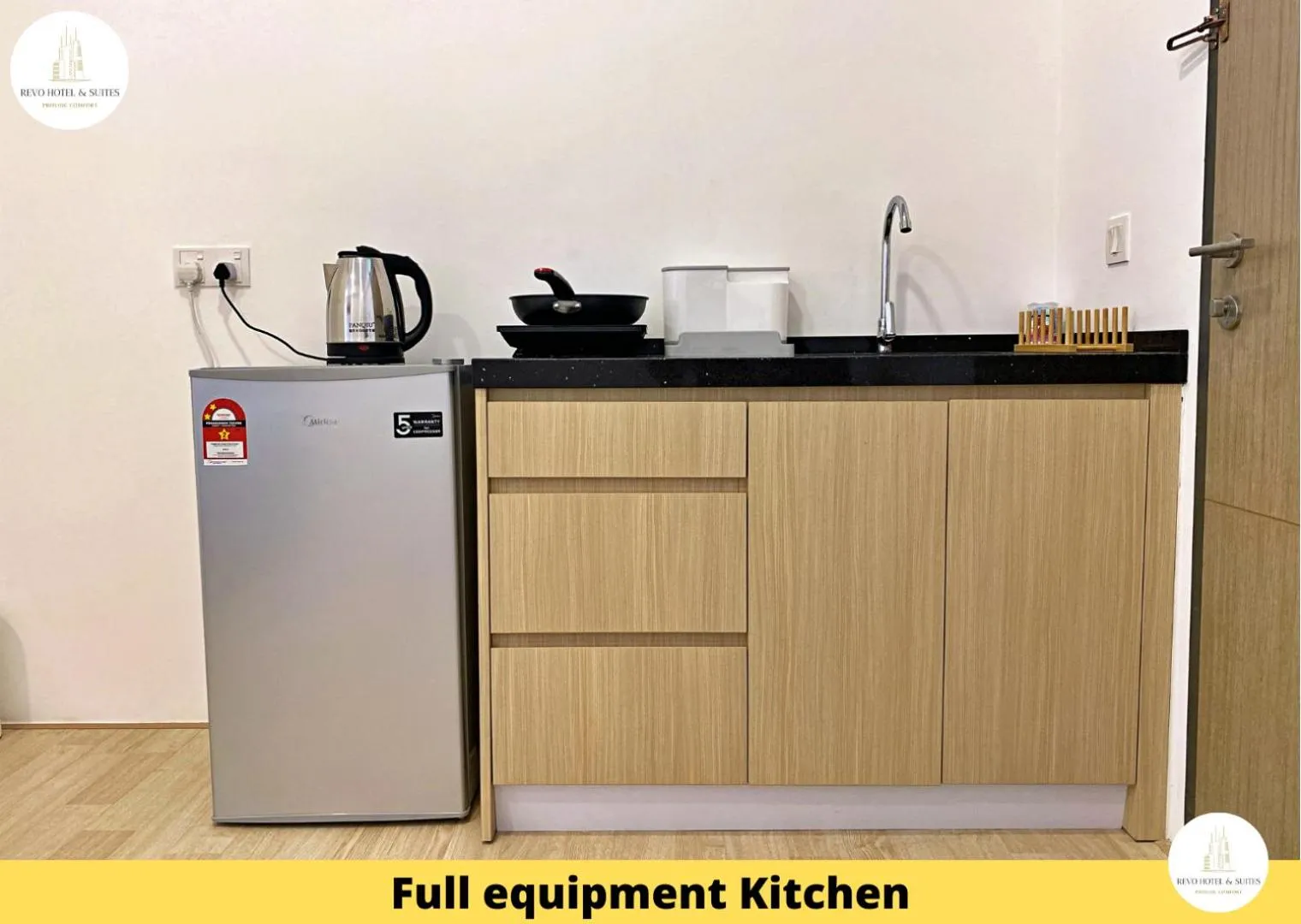 Kitchen or kitchenette in Revo Hotel & Suites Kuala Lumpur Bukit Jalil by The Cynefin