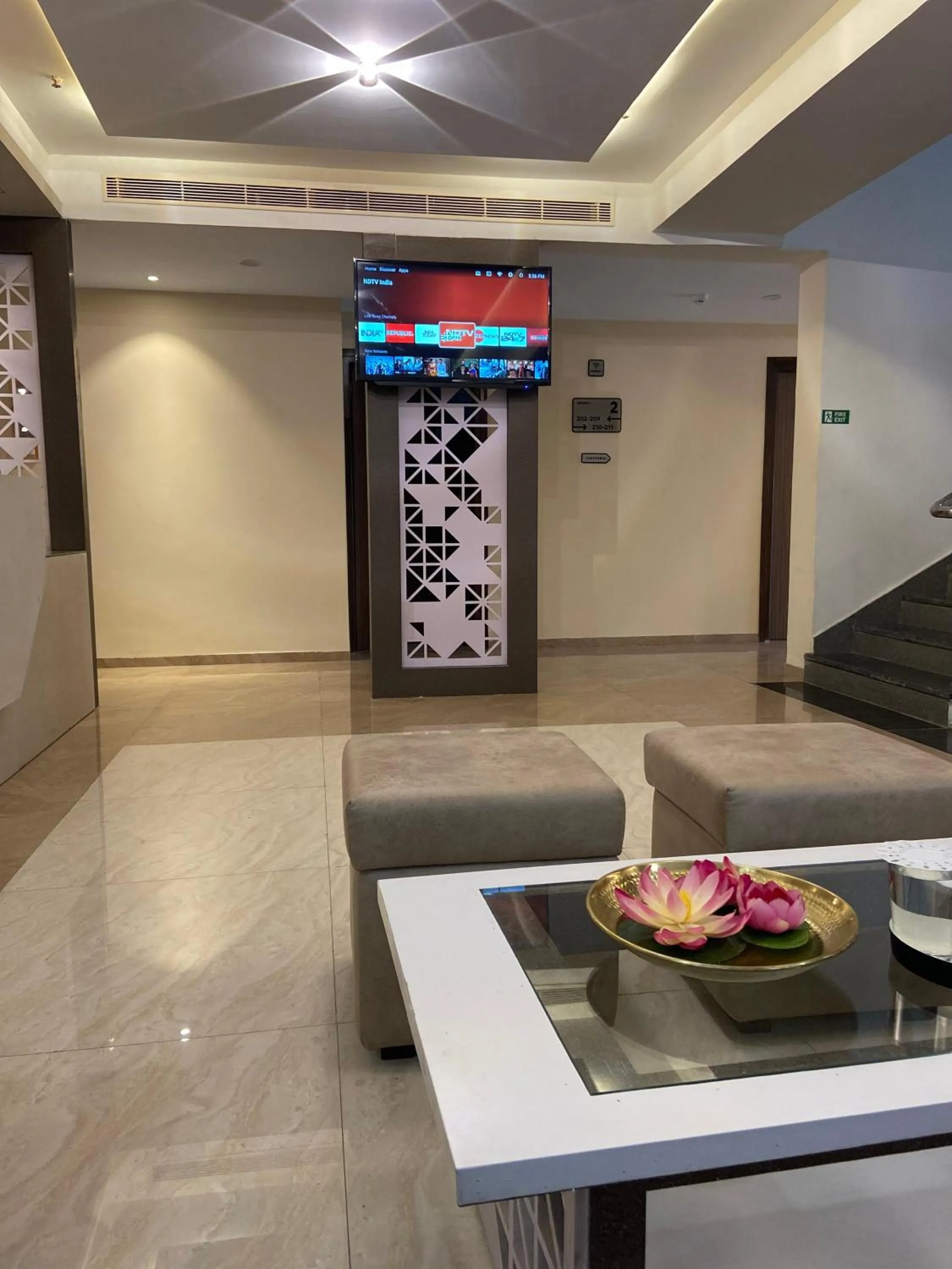 Lobby or reception in Dash Hotels - Affordable Luxury