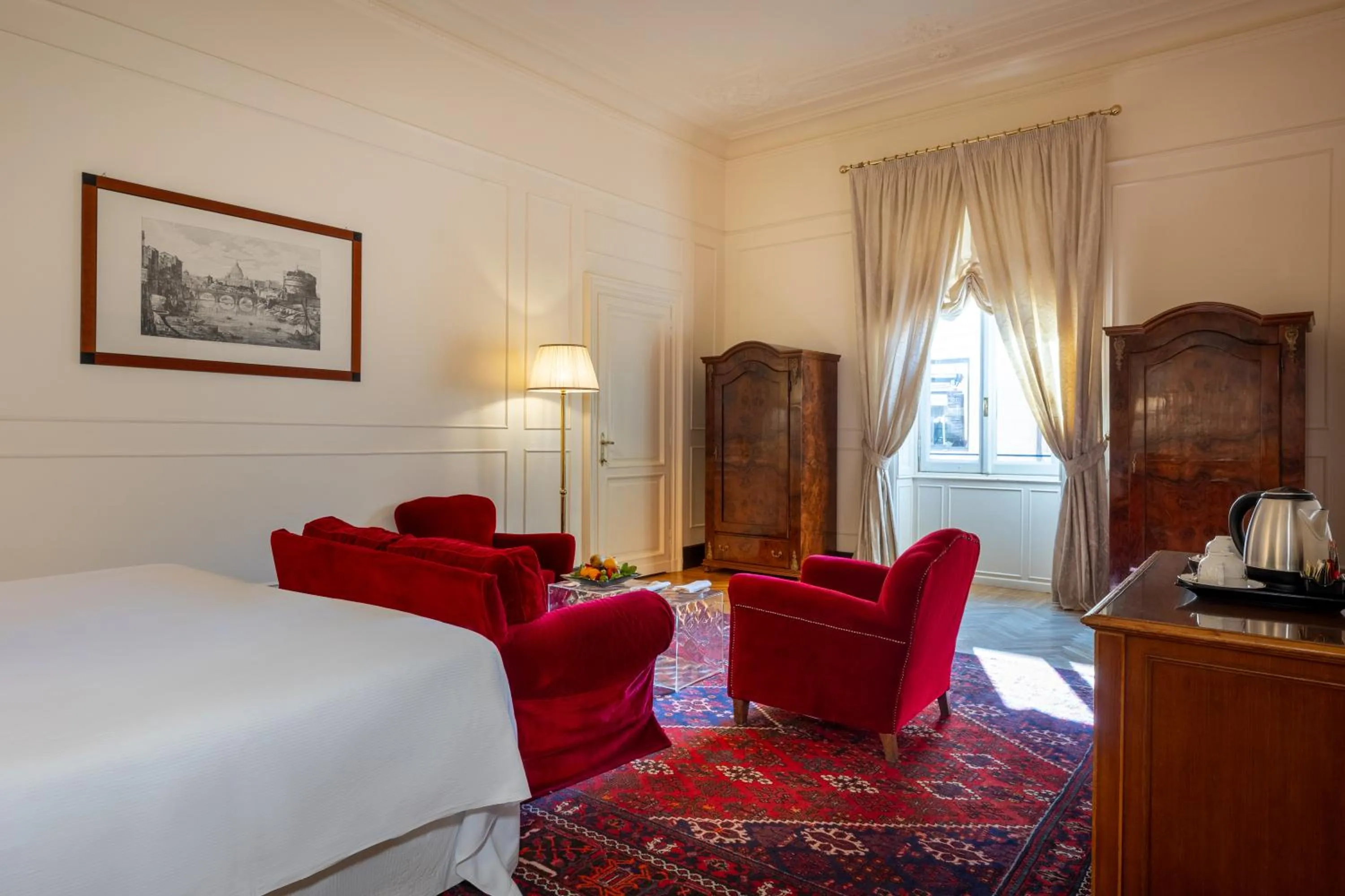 Bedroom, Bed in Grand Hotel Plaza