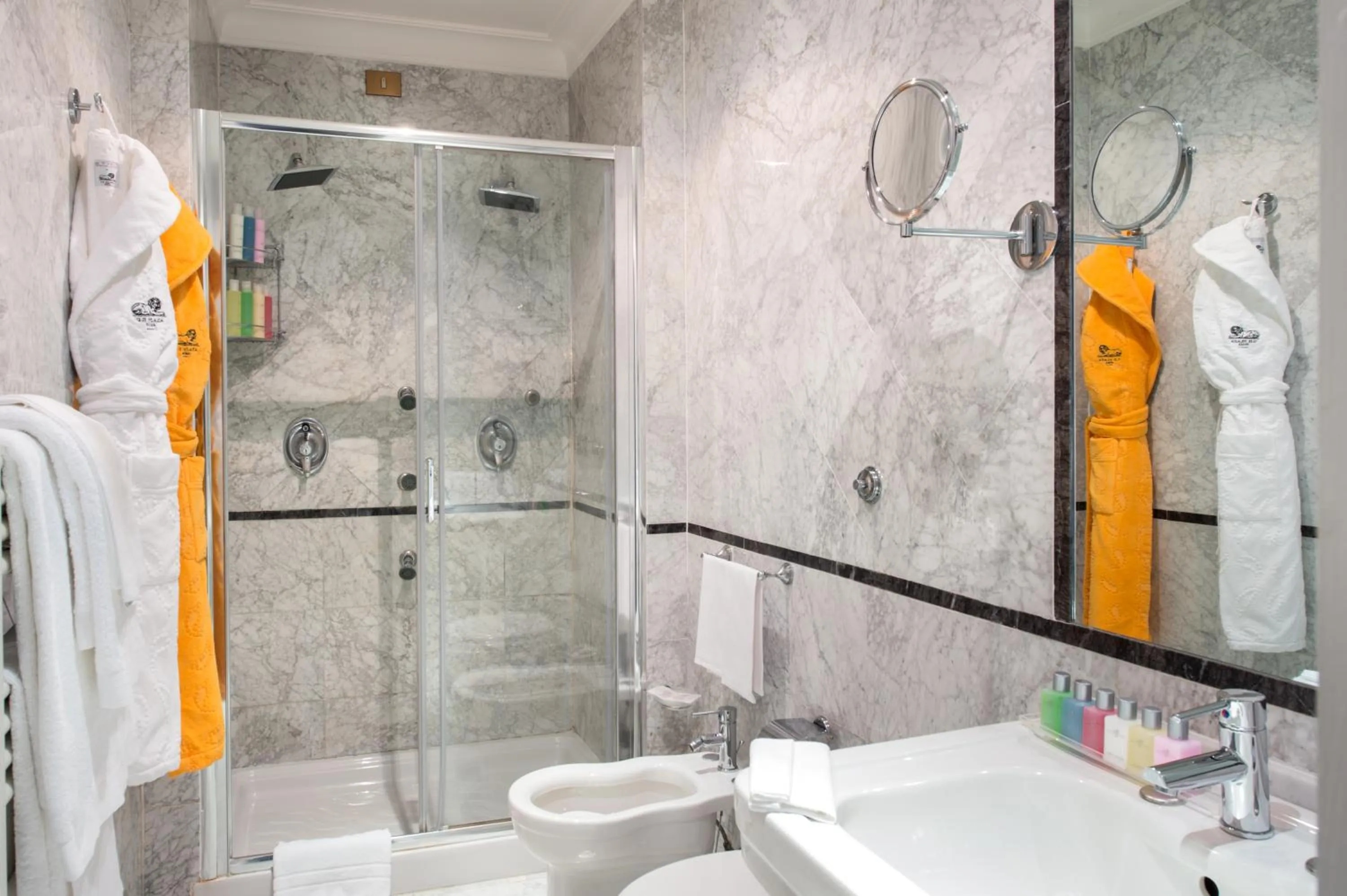 Bathroom in Grand Hotel Plaza