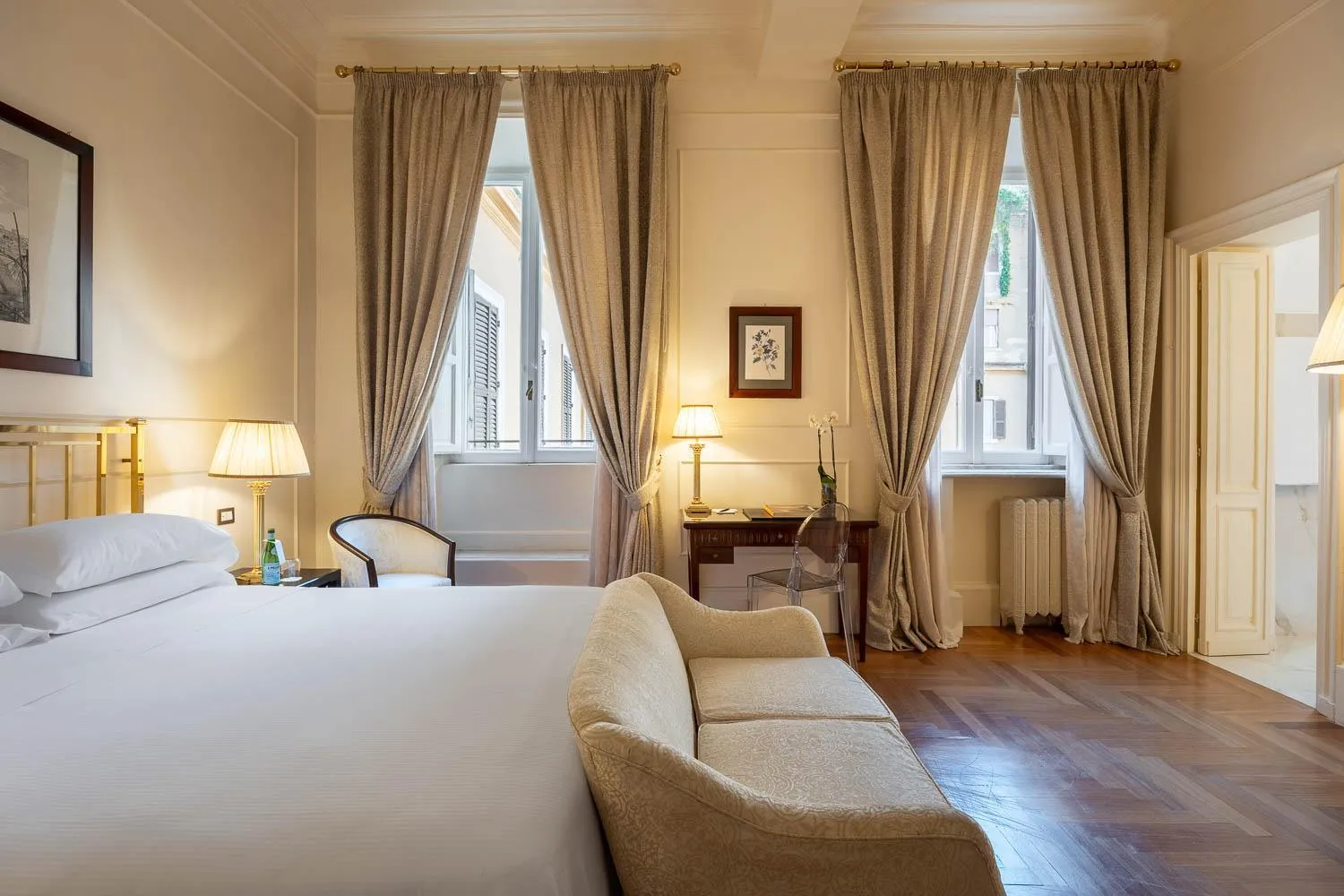 Bed in Grand Hotel Plaza