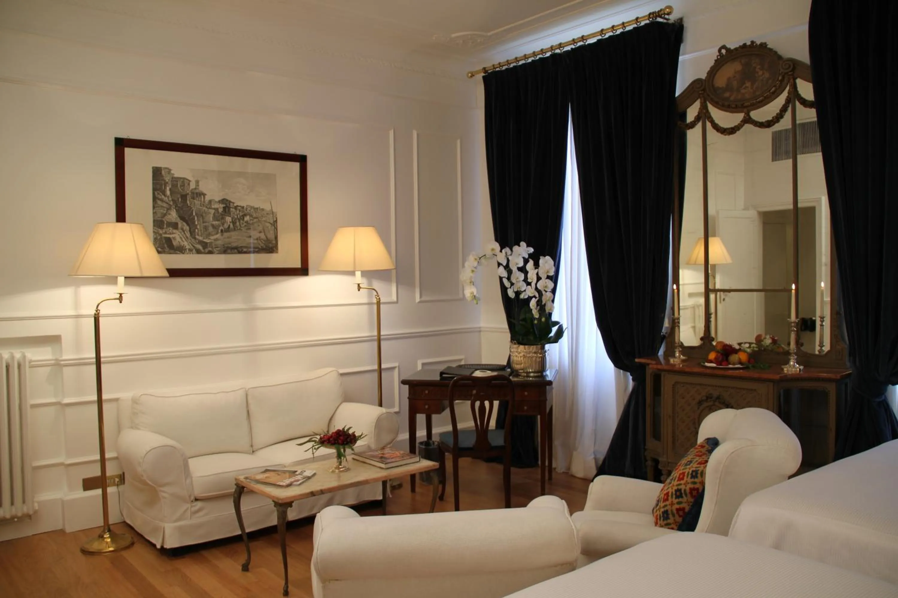 Bedroom, Bed in Grand Hotel Plaza