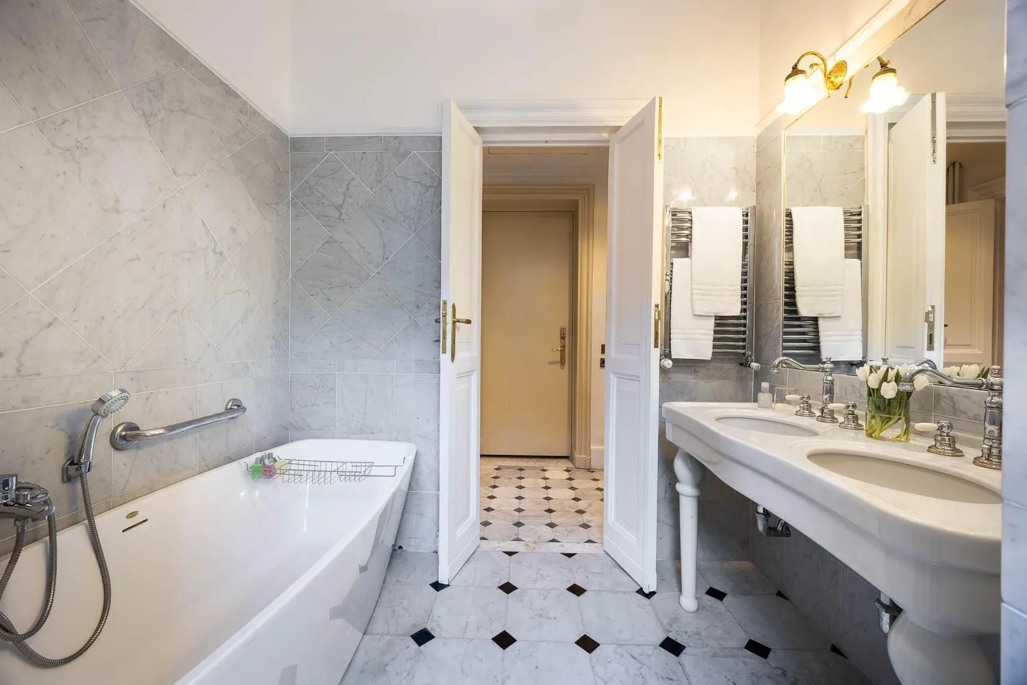 Bathroom in Grand Hotel Plaza